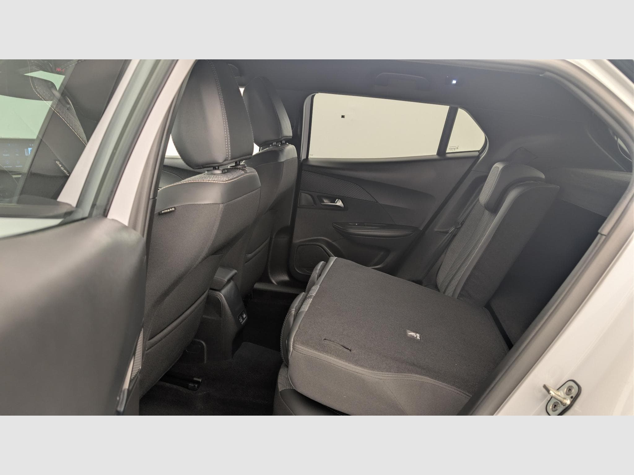Peugeot 2008 100 S&S BVM6 Allure (2025) - Photo 12