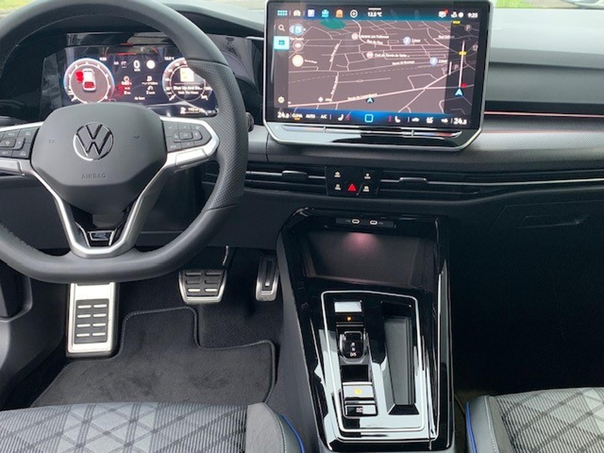 VW Golf R-LINE BLACK STYLE 1.5eTSI 150CV DSG7 (2026) - Foto 3