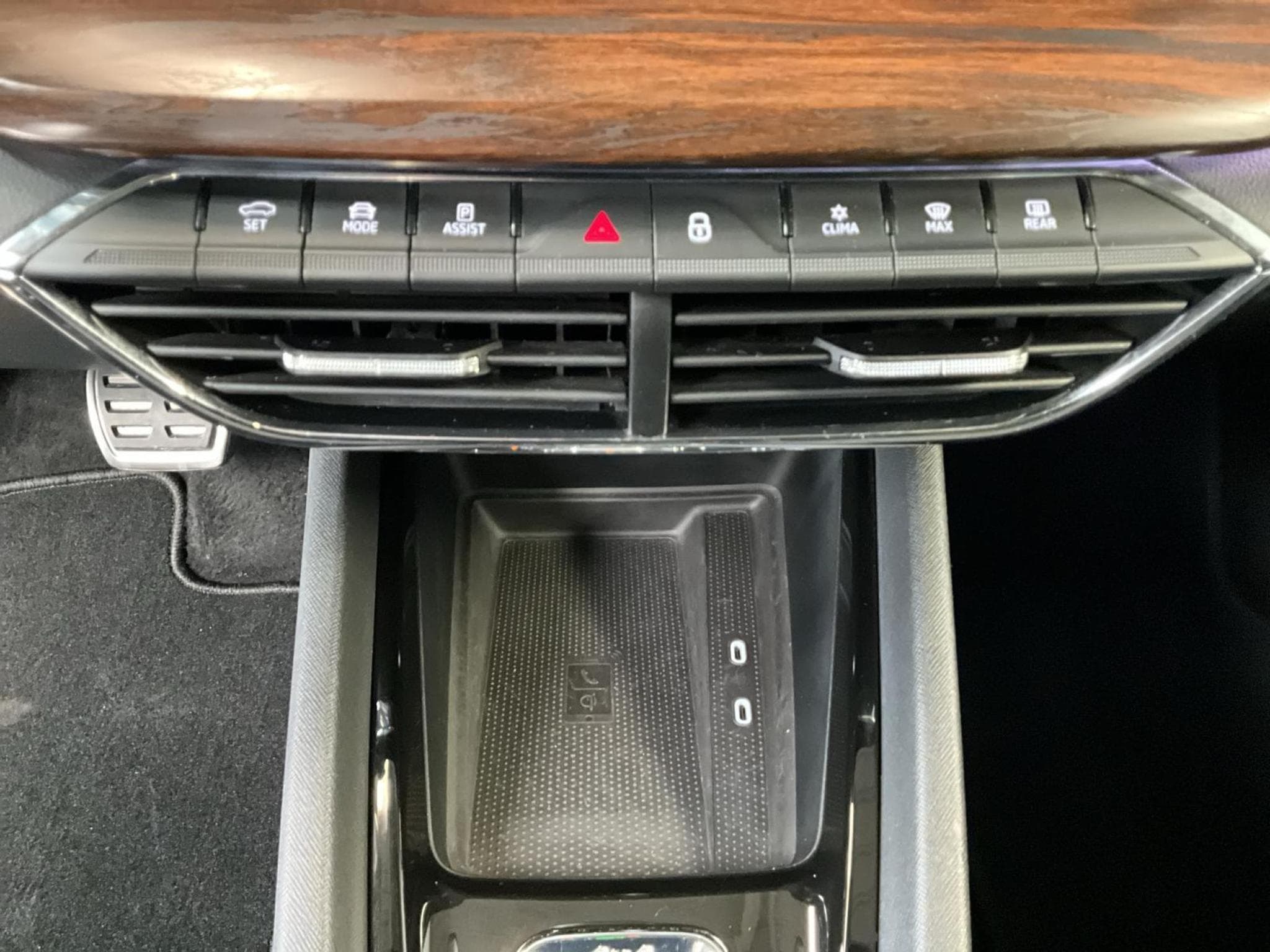Skoda Octavia Scout+4X4+DSG+Pano+AHK (2022) - Photo 21
