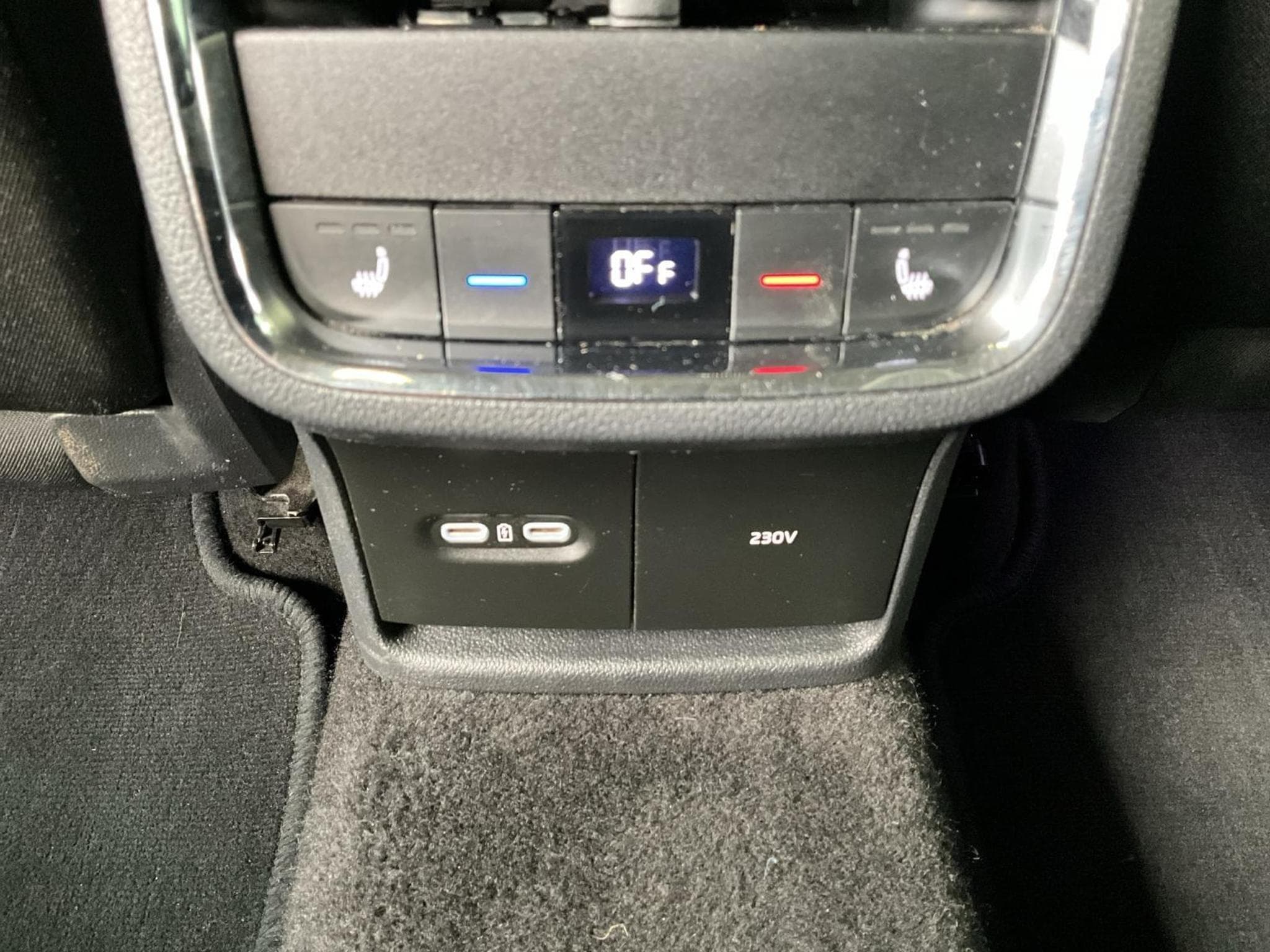 Skoda Octavia Scout+4X4+DSG+Pano+AHK (2022) - Photo 22