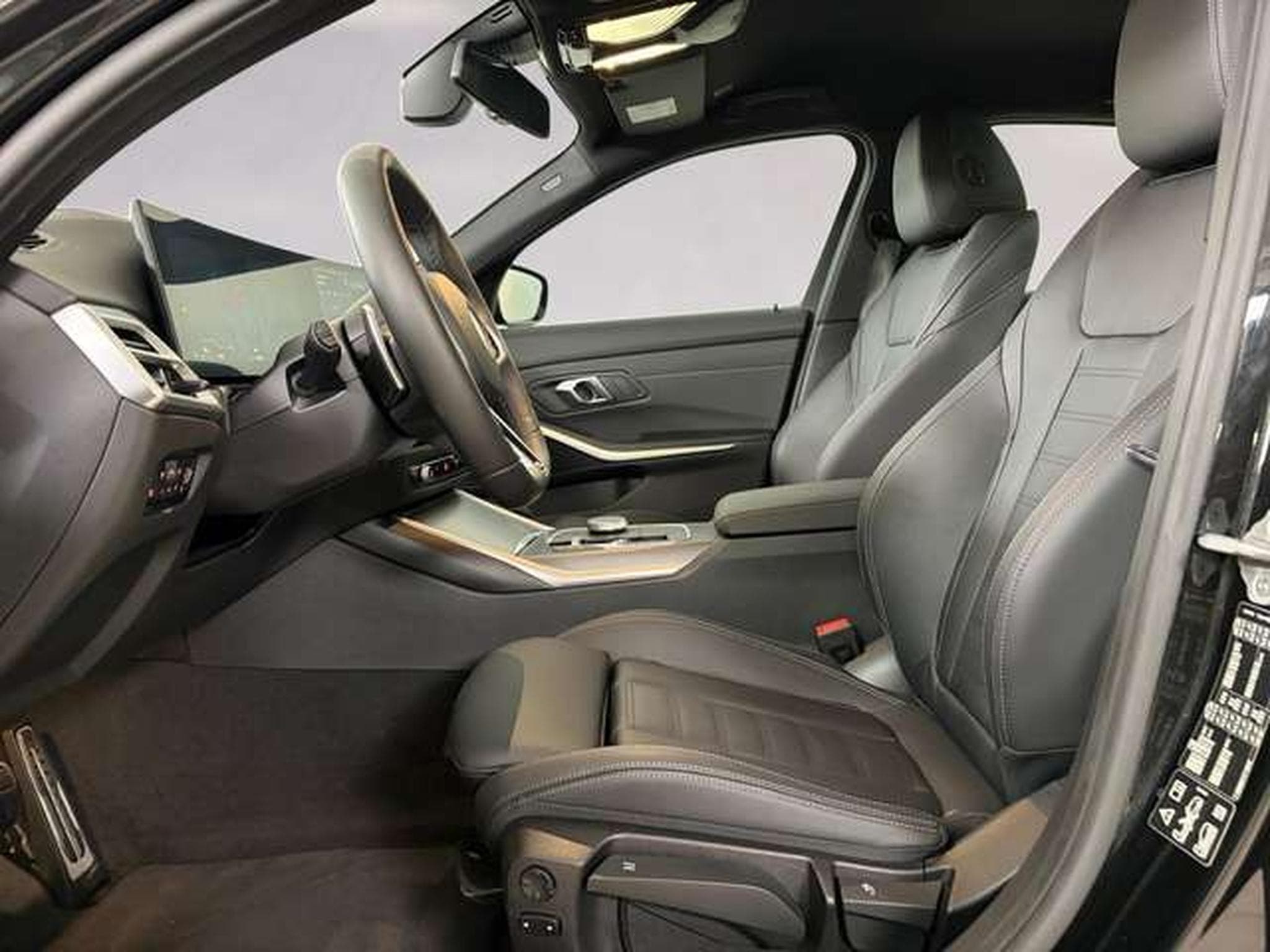 BMW 320 d HiFi DAB LED RFK Komfortzg. (2025) - Foto 8