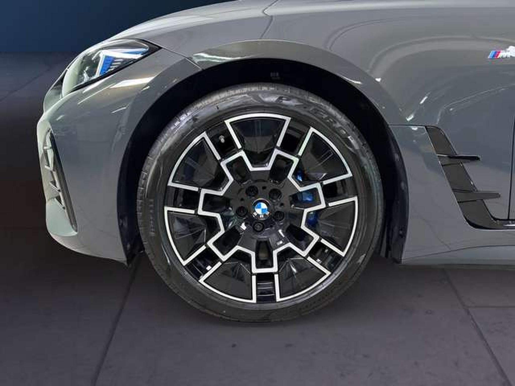 BMW i4 xDrive40 HiFi DAB LED RFK Shz (2025) - Foto 7