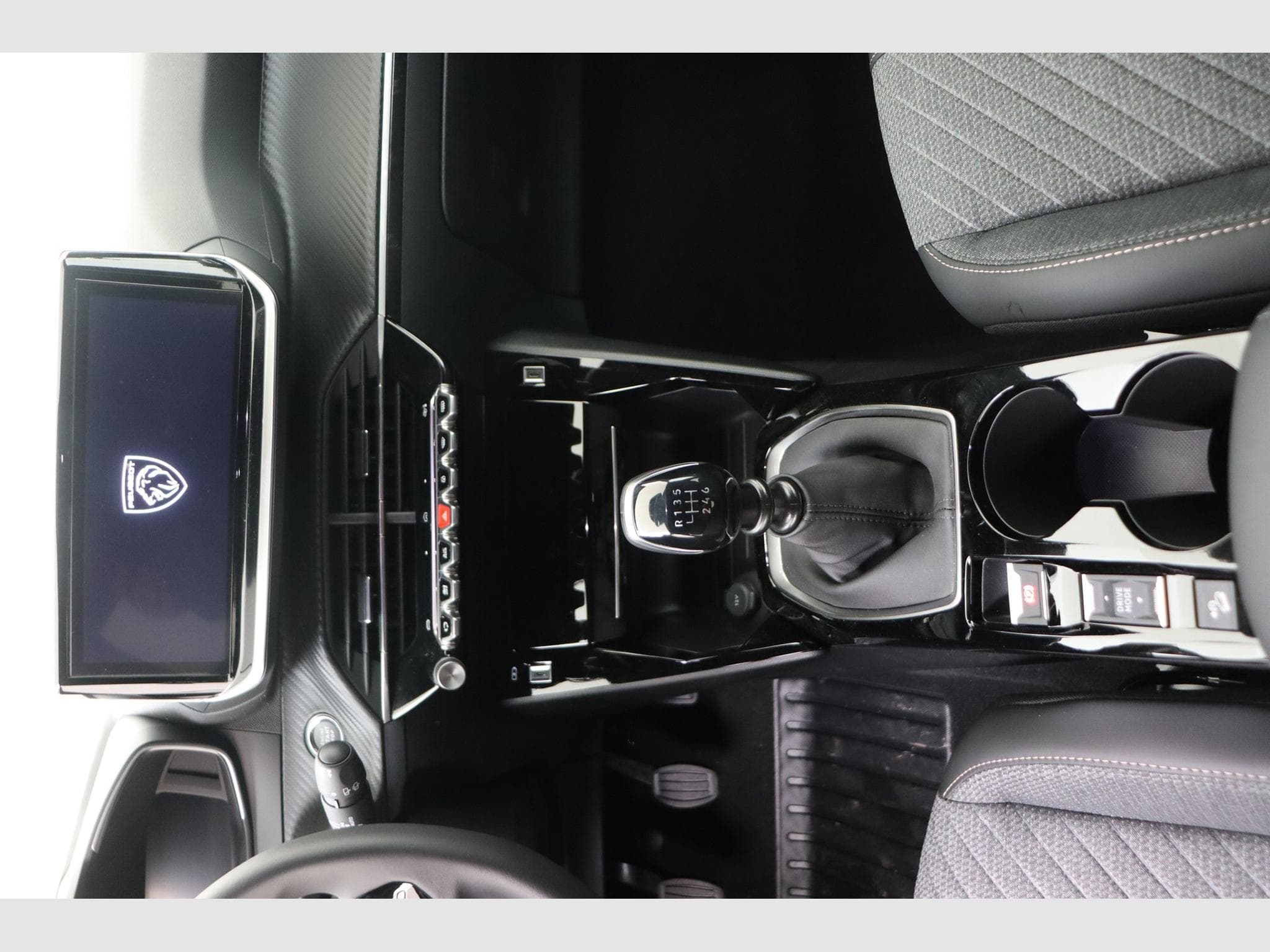 Peugeot 2008 Allure (2025) - Photo 12