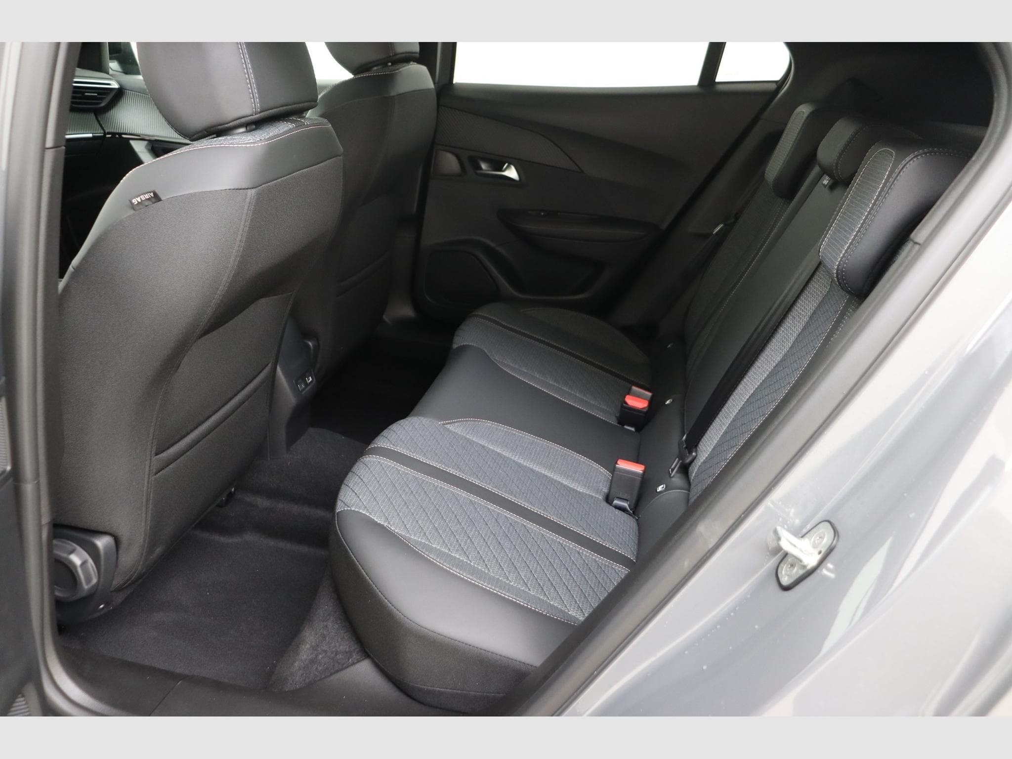 Peugeot 2008 Allure (2025) - Photo 16
