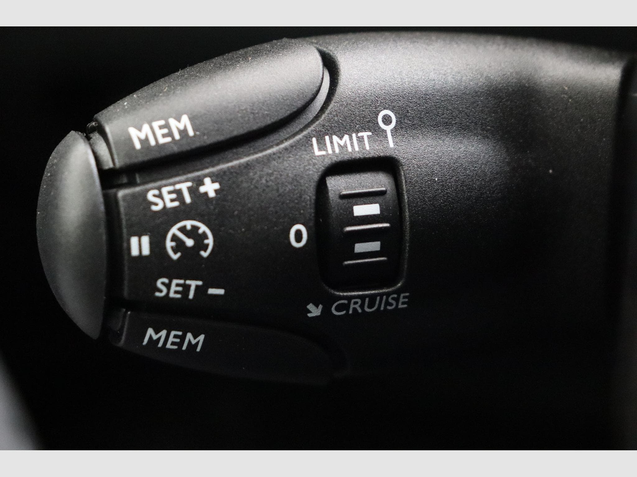 Peugeot 2008 Allure (2025) - Photo 19