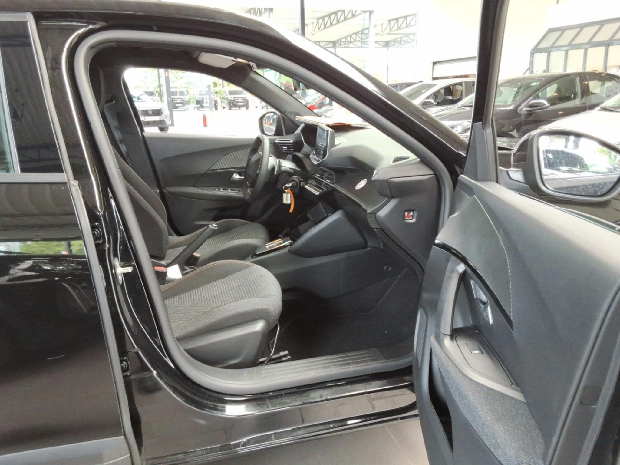Peugeot 2008 Style (2025) - Photo 6