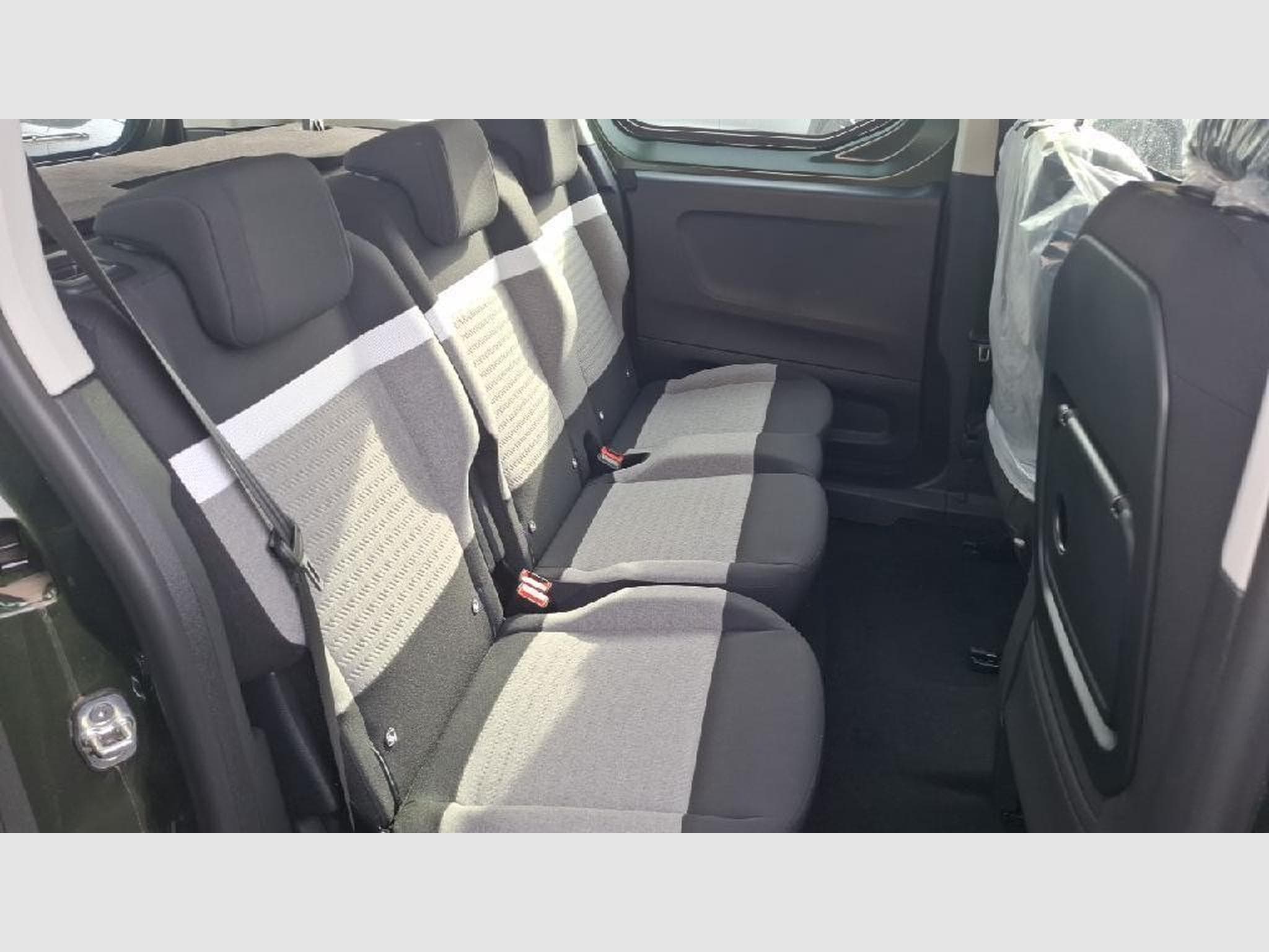 Citroen e-Berlingo Plus 52 kWh (2025) - Foto 5