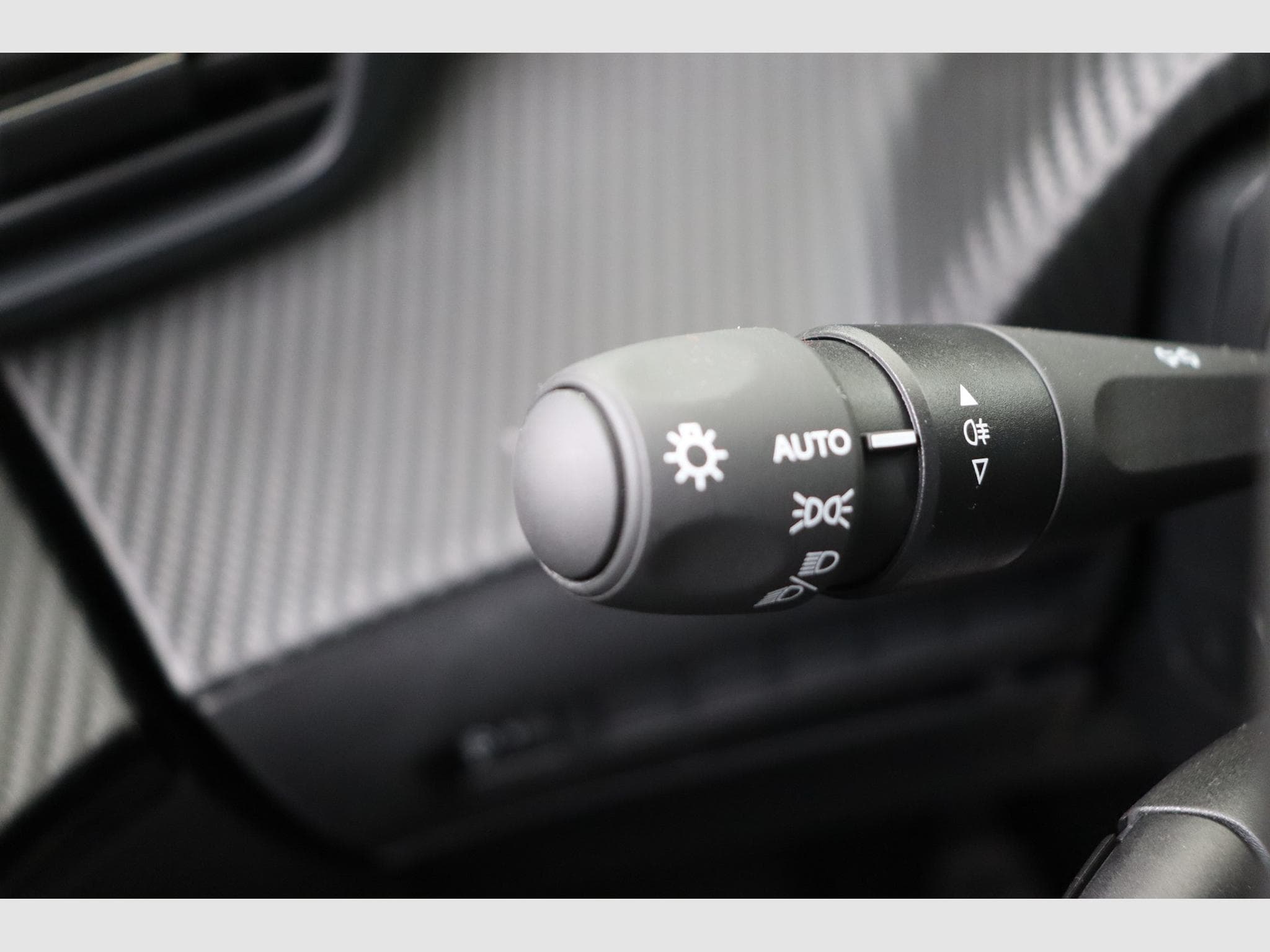 Peugeot 2008 Allure (2025) - Photo 18