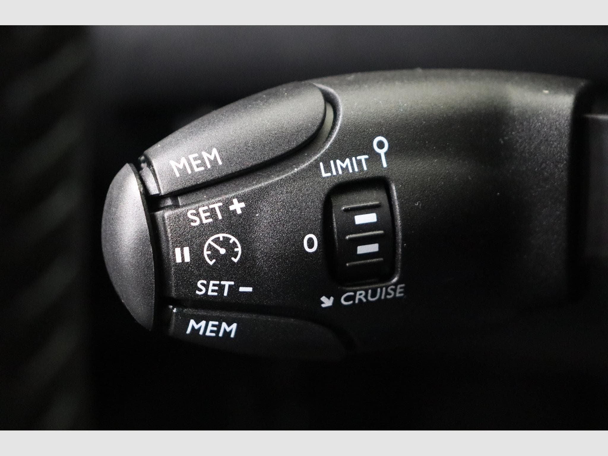 Peugeot 2008 Allure (2025) - Photo 19