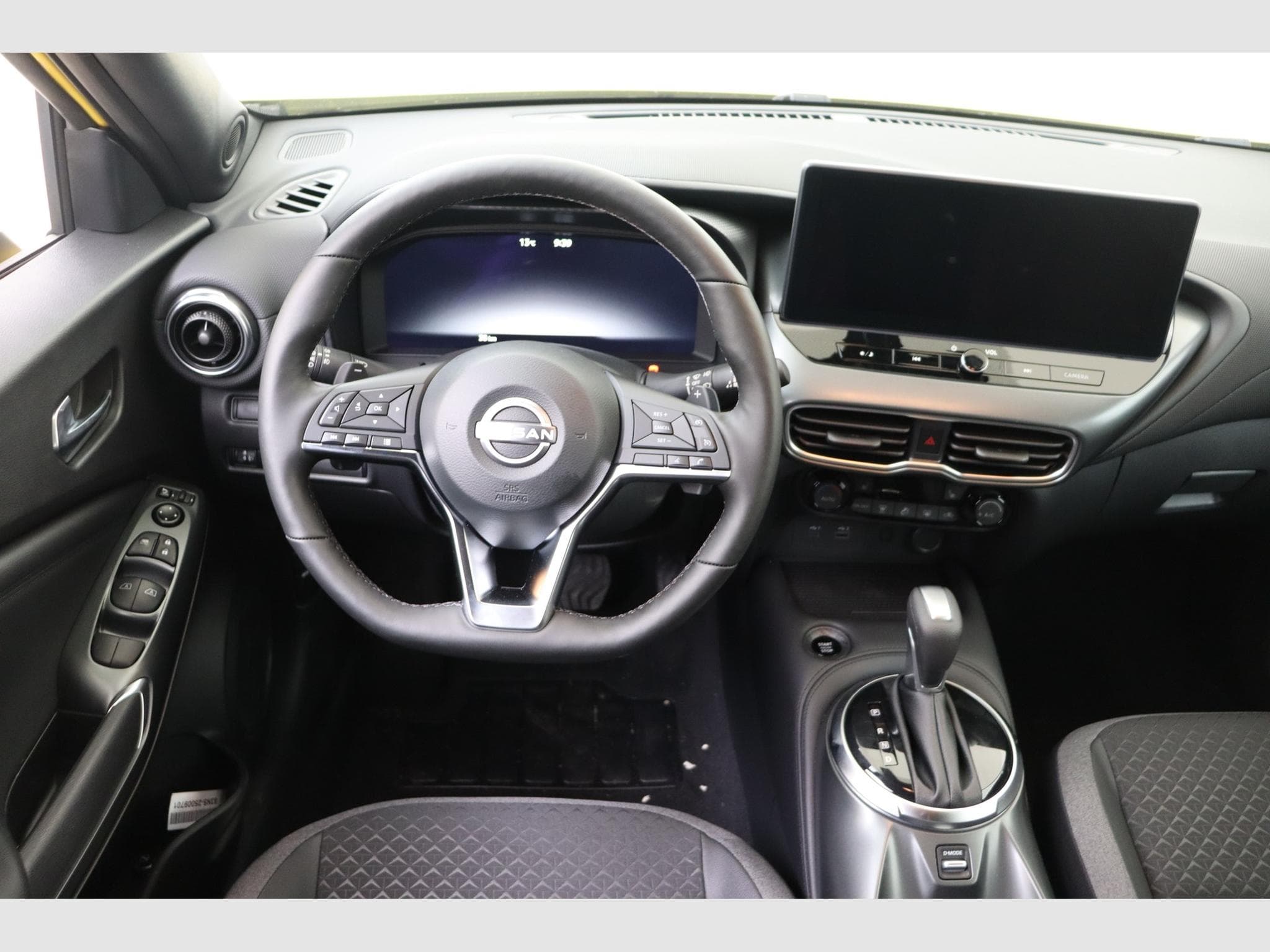 Nissan Juke N-Connecta + Winter Pack + Navigation (2026) - Photo 11