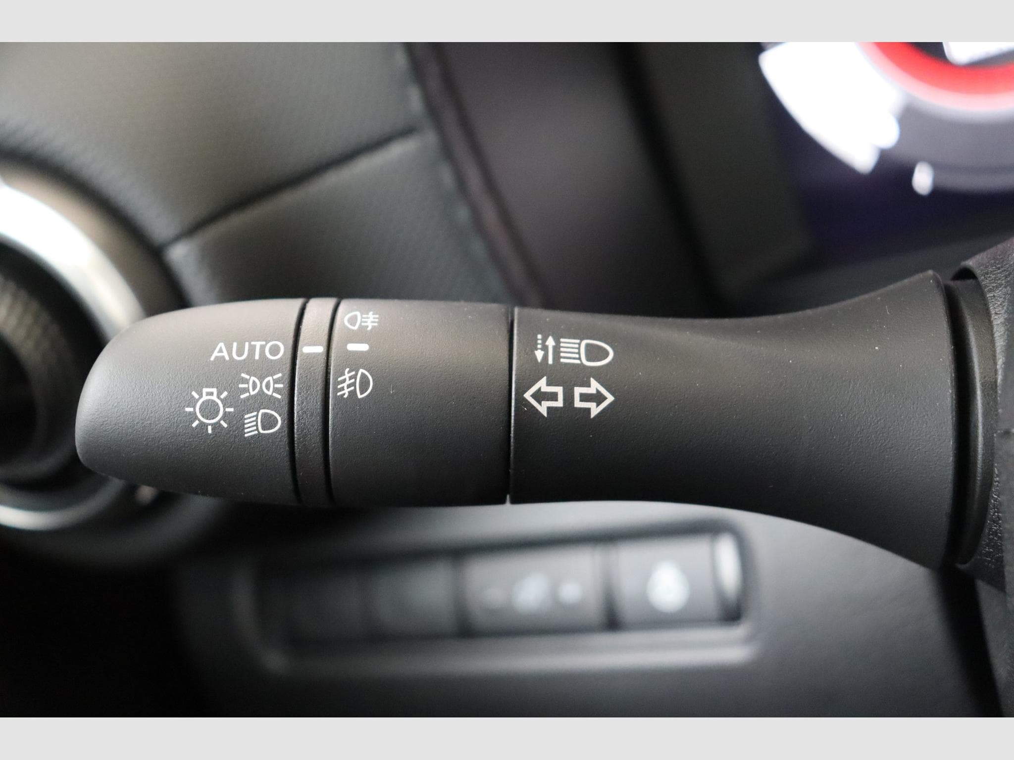 Nissan Juke N-Connecta + Winter Pack + Navigation (2026) - Photo 17