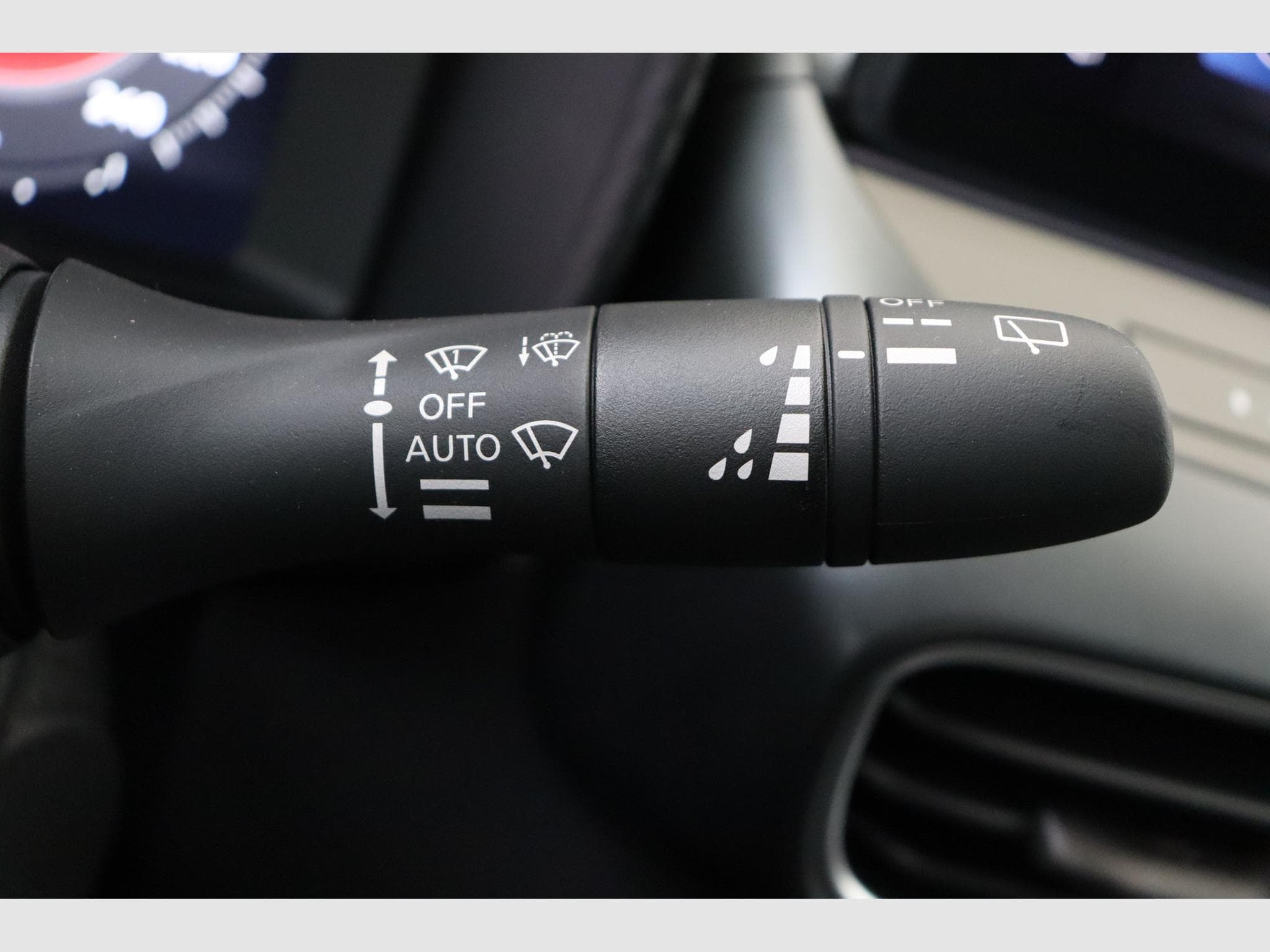 Nissan Juke N-Connecta + Winter Pack + Navigation (2026) - Photo 18