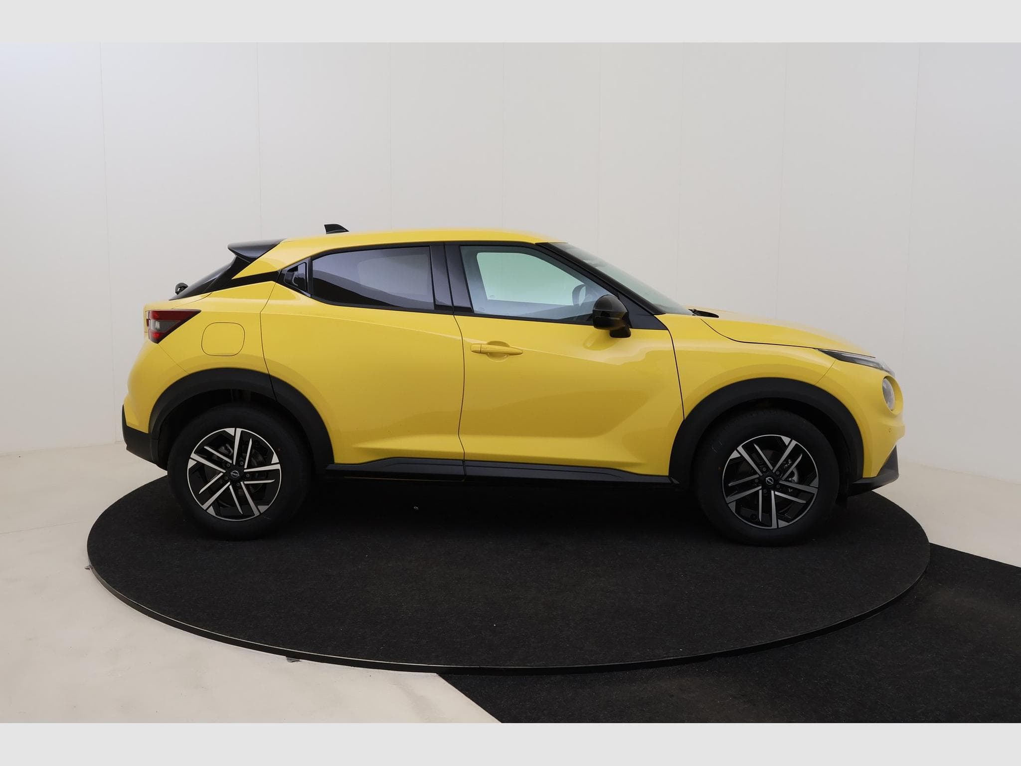 Nissan Juke N-Connecta + Winter Pack + Navigation (2026) - Photo 4