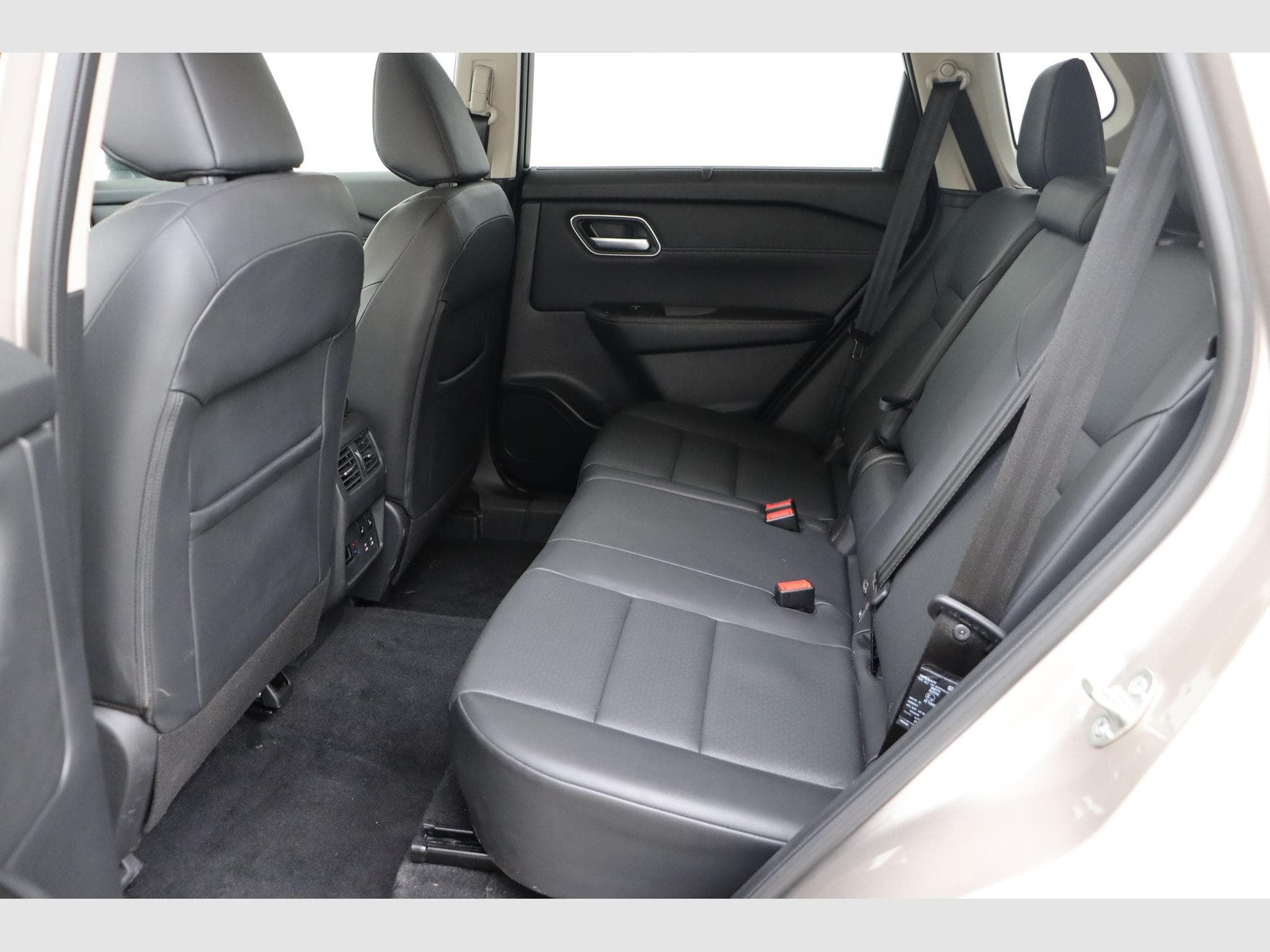 Nissan X-Trail Tekna 5pl (2025) - Photo 14