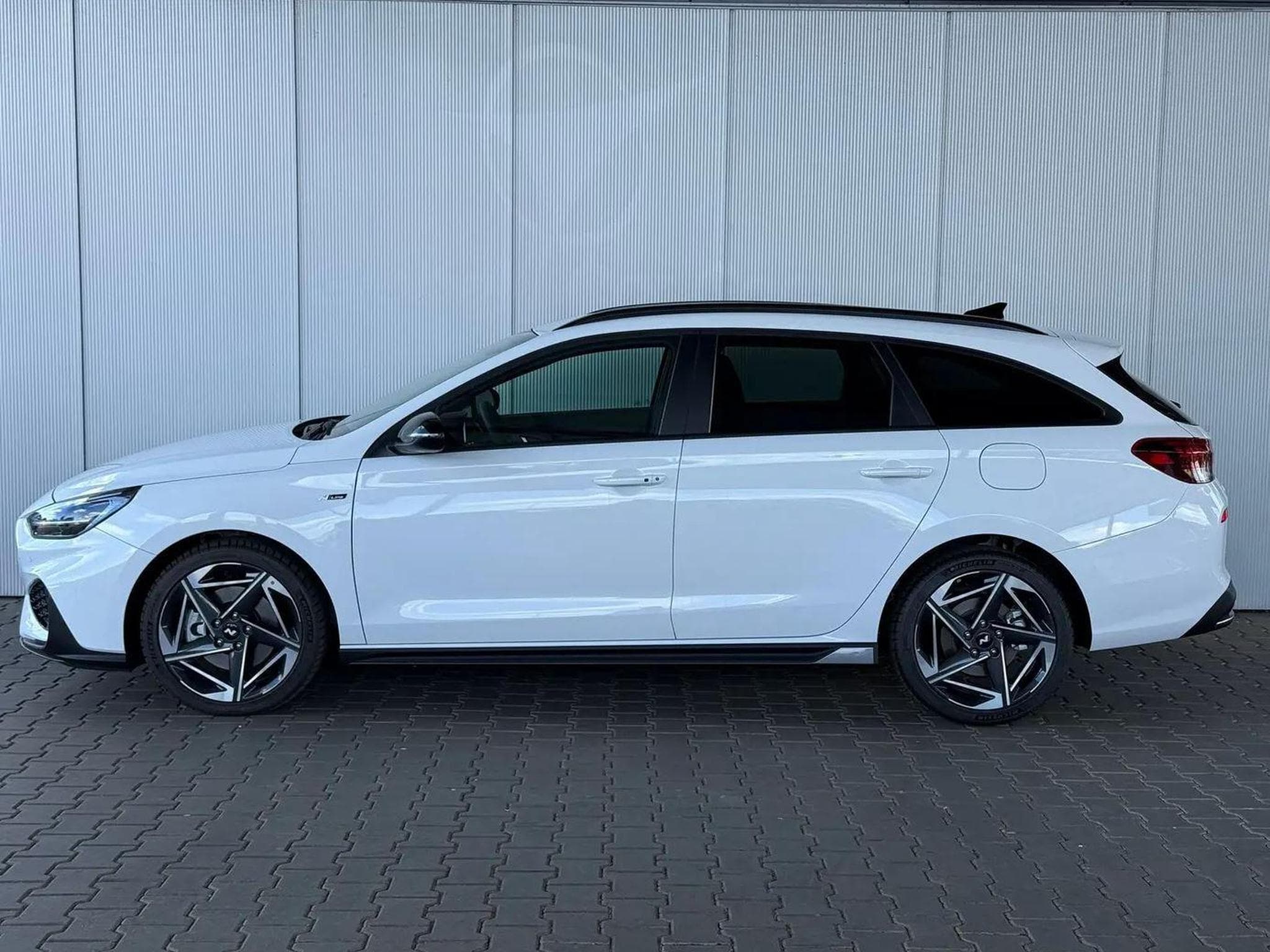 Hyundai i30 N-Line (2025) - Photo 2