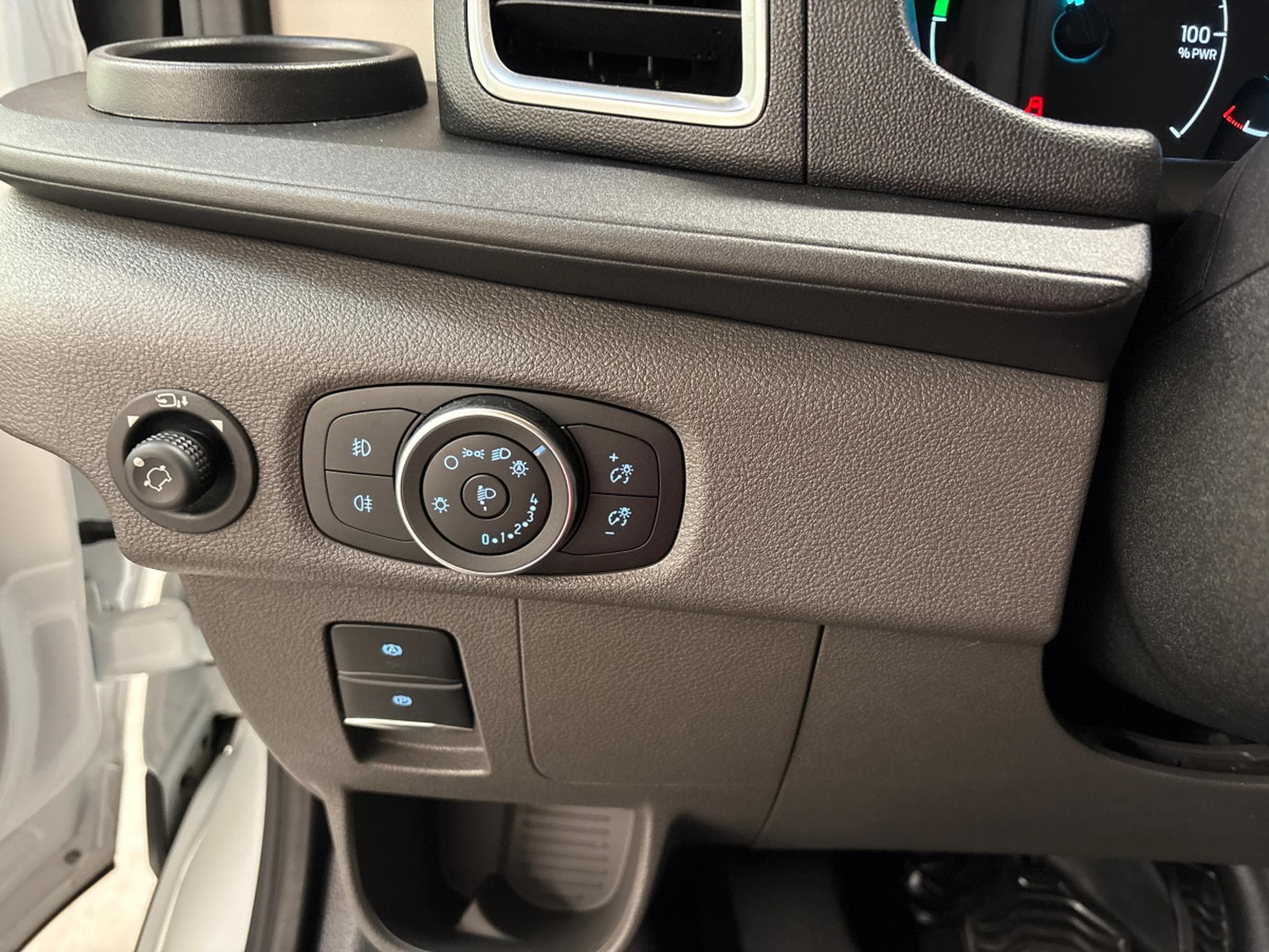 Ford E-Transit Trend (L2H2) (2024) - Foto 13