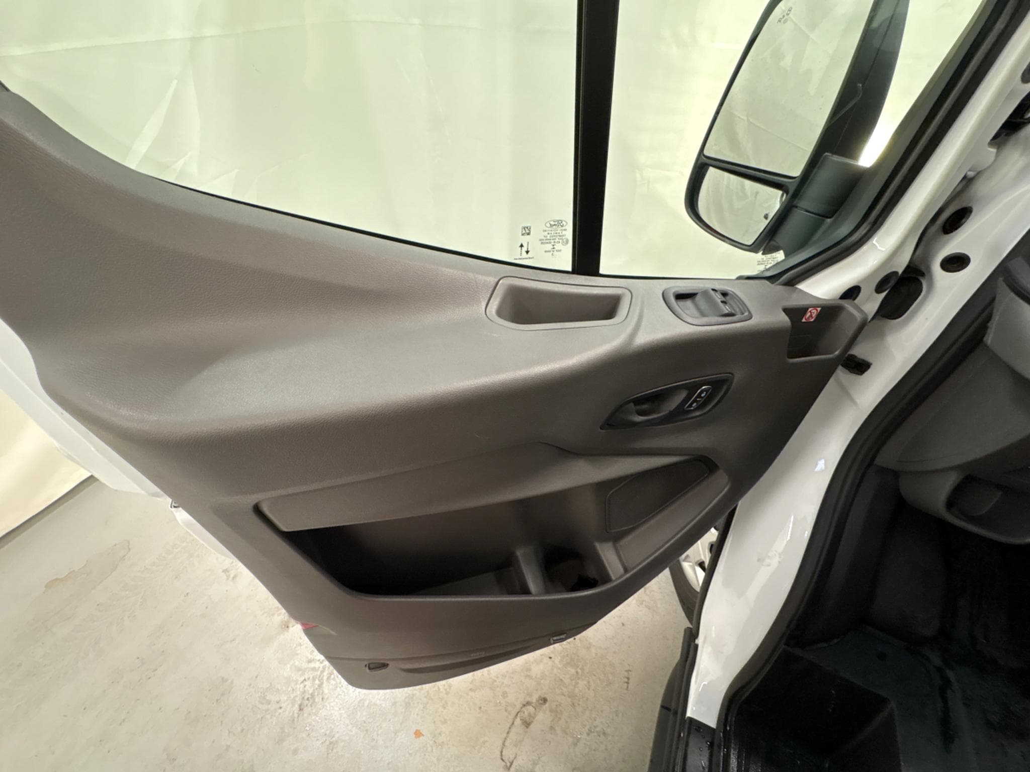 Ford E-Transit Trend (L2H2) (2024) - Foto 17