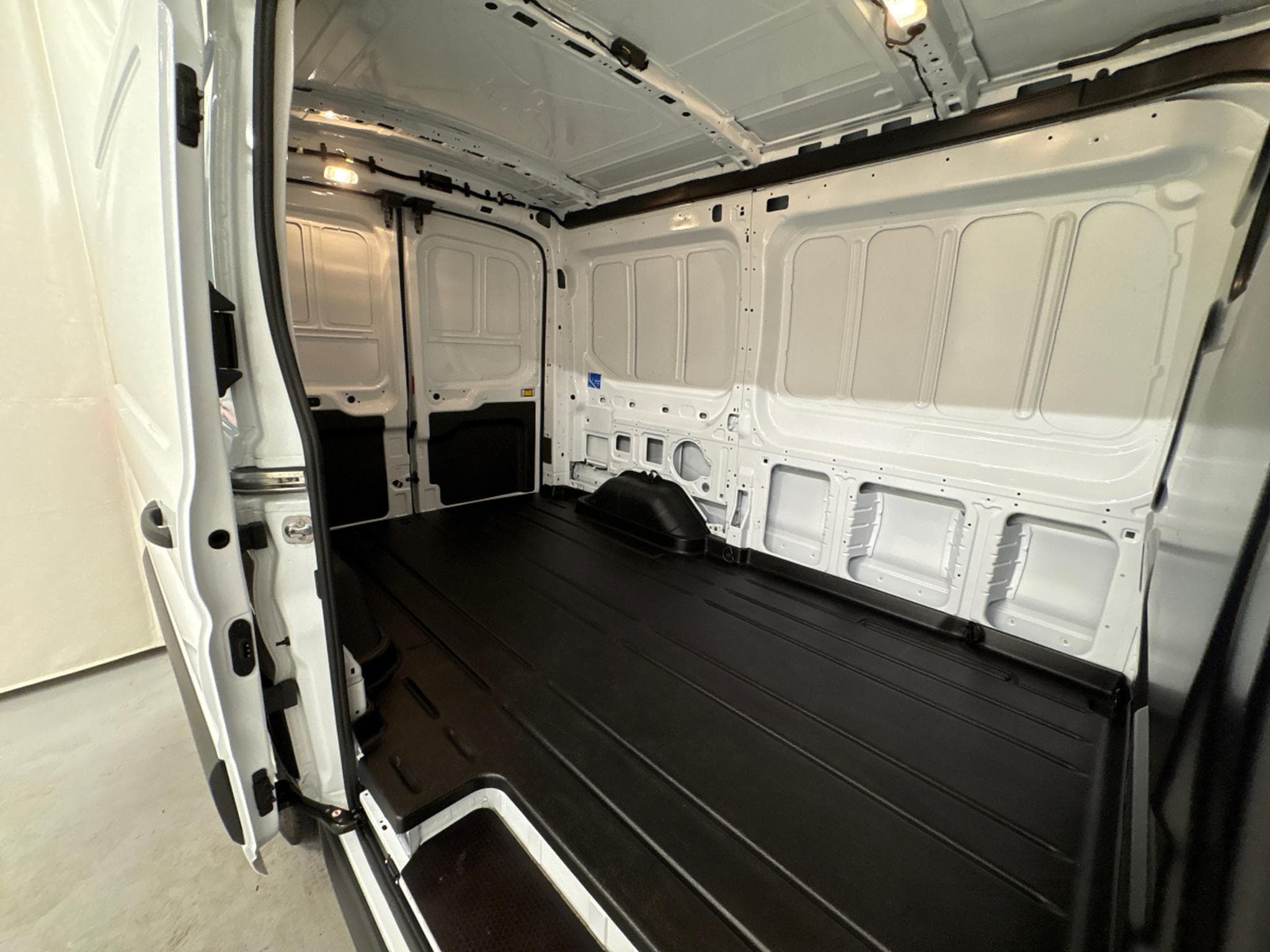 Ford E-Transit Trend (L2H2) (2024) - Foto 19