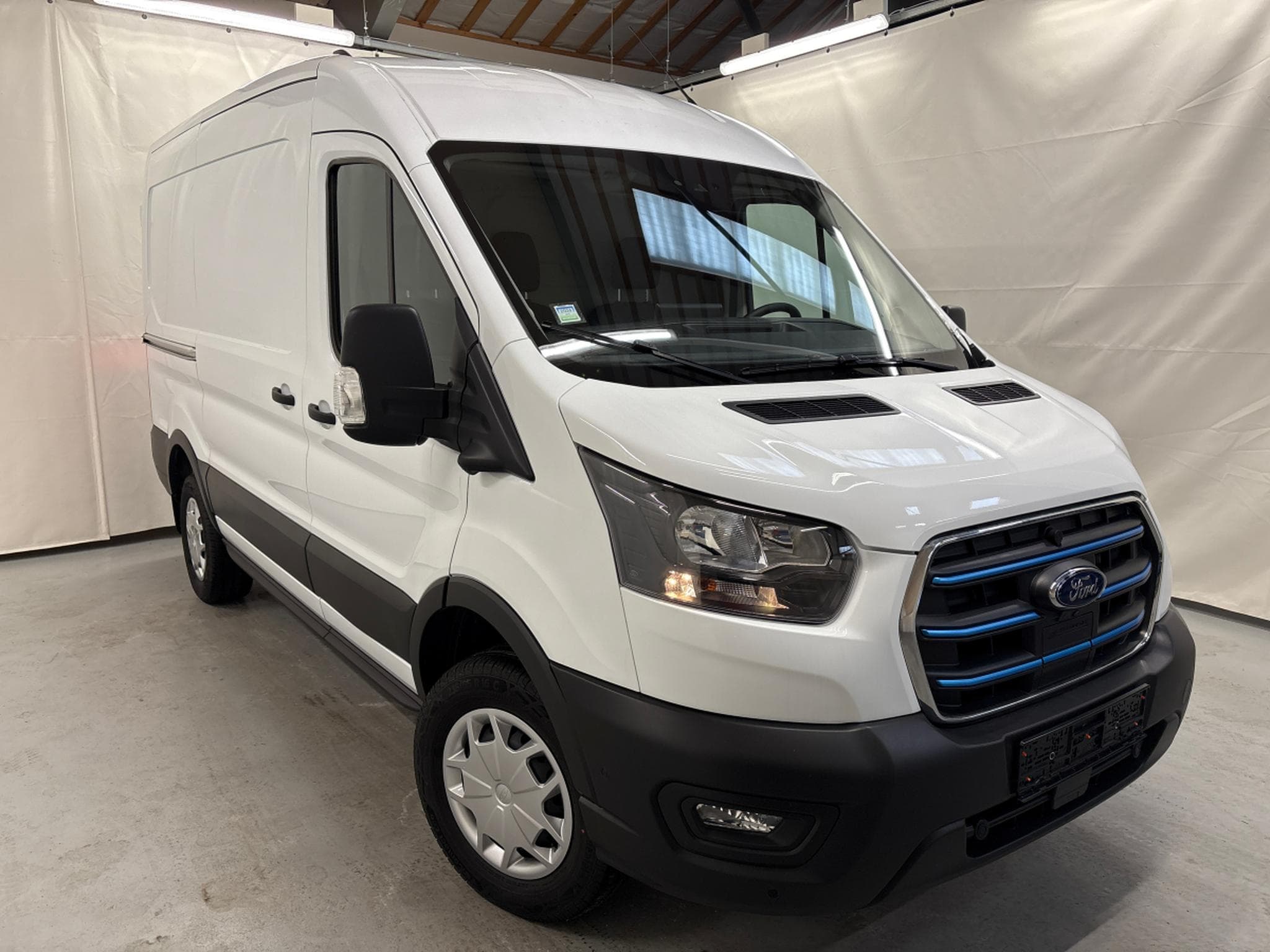 Ford E-Transit Trend (L2H2) (2024) - Foto 2