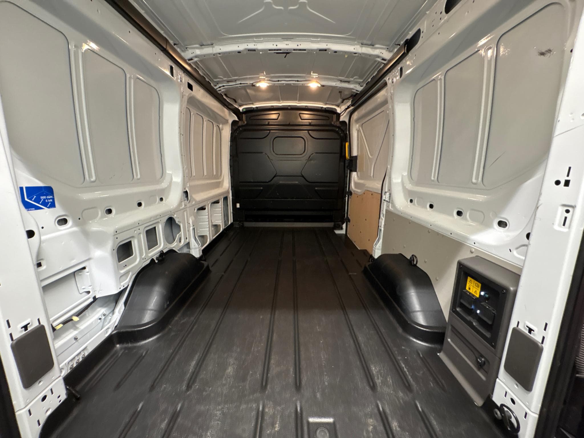 Ford E-Transit Trend (L2H2) (2024) - Foto 20