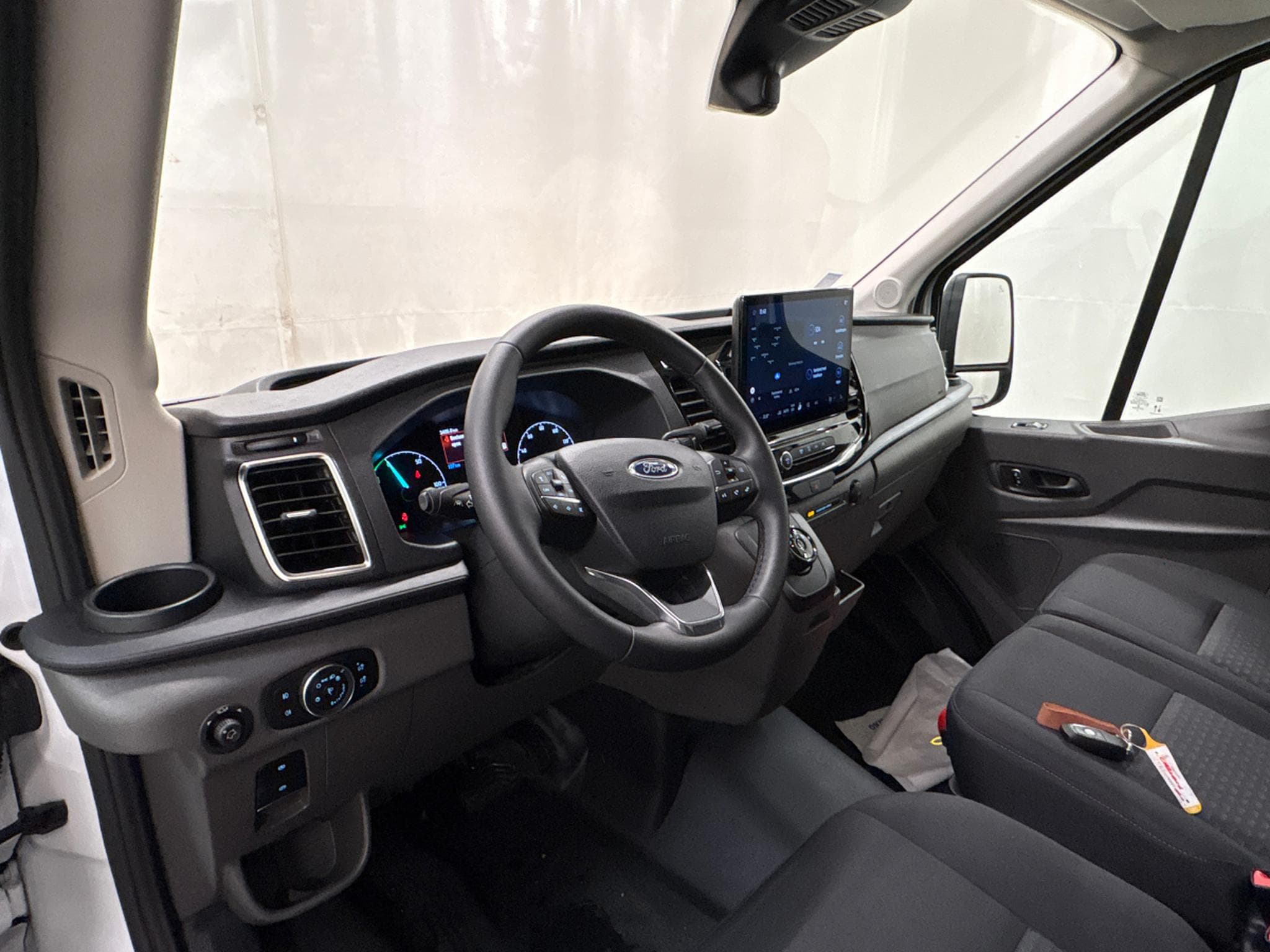 Ford E-Transit Trend (L2H2) (2024) - Foto 7