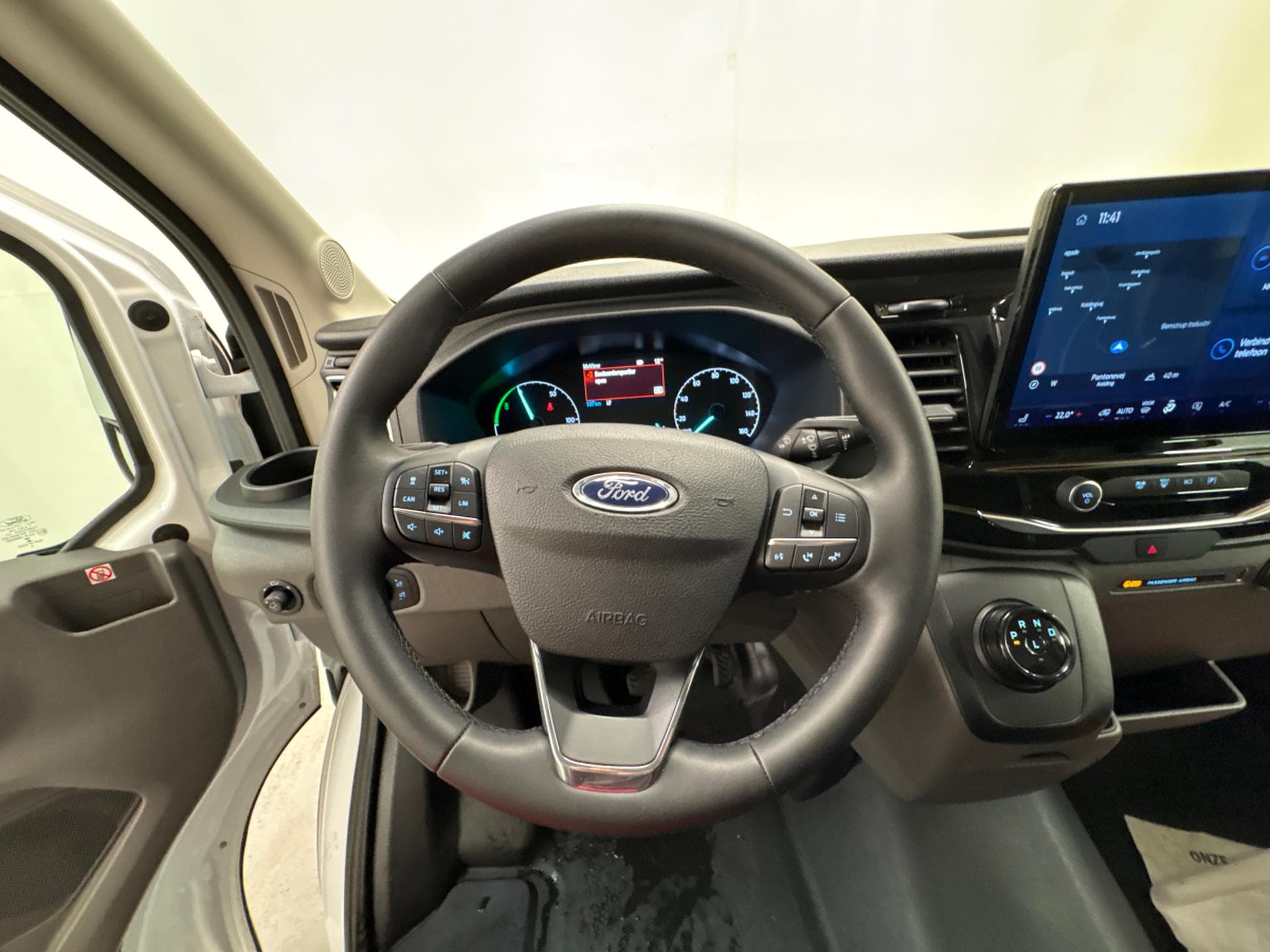 Ford E-Transit Trend (L2H2) (2024) - Foto 8