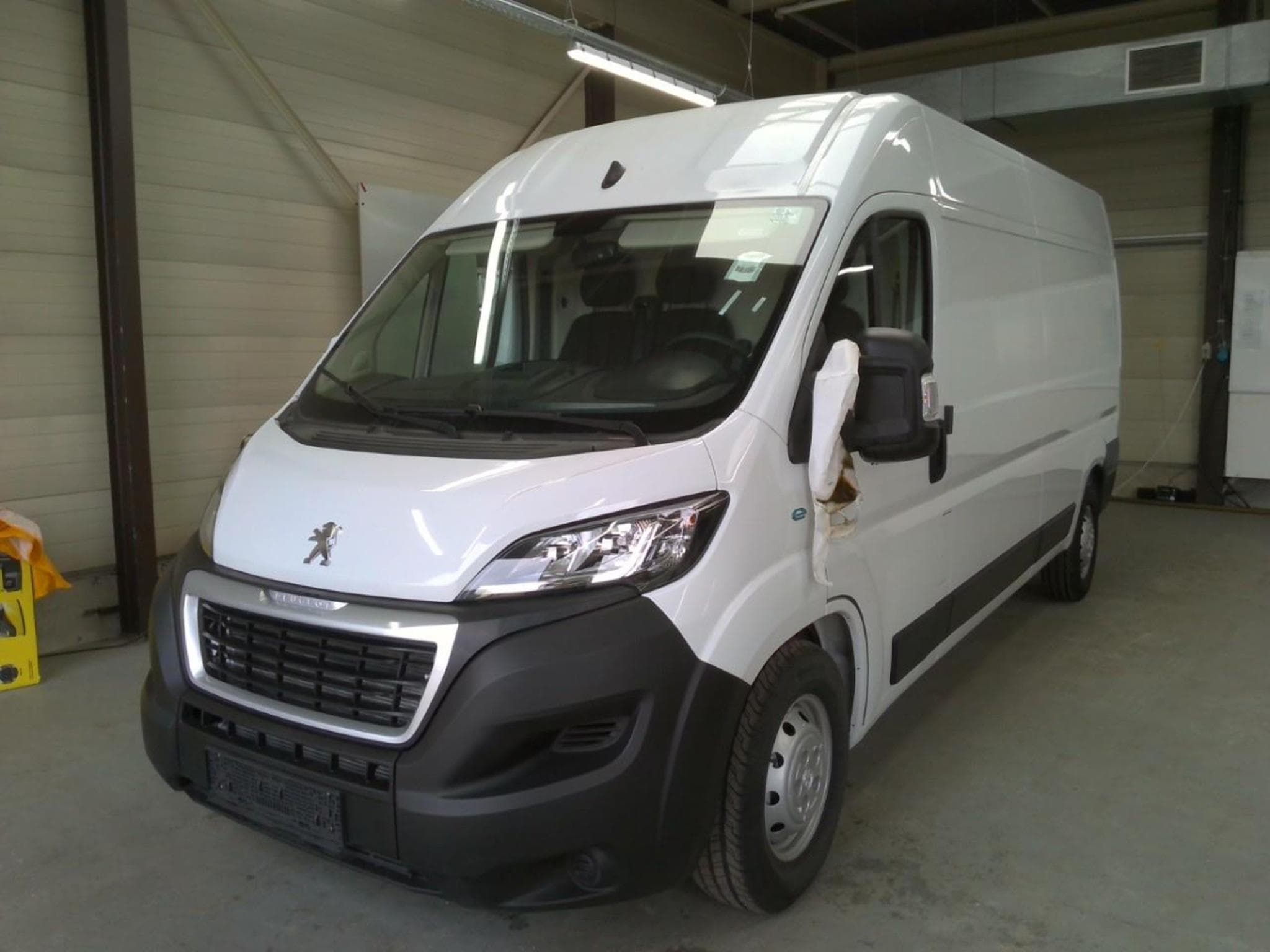 Peugeot Boxer L3H2 75 kWh (2025) - Foto 1