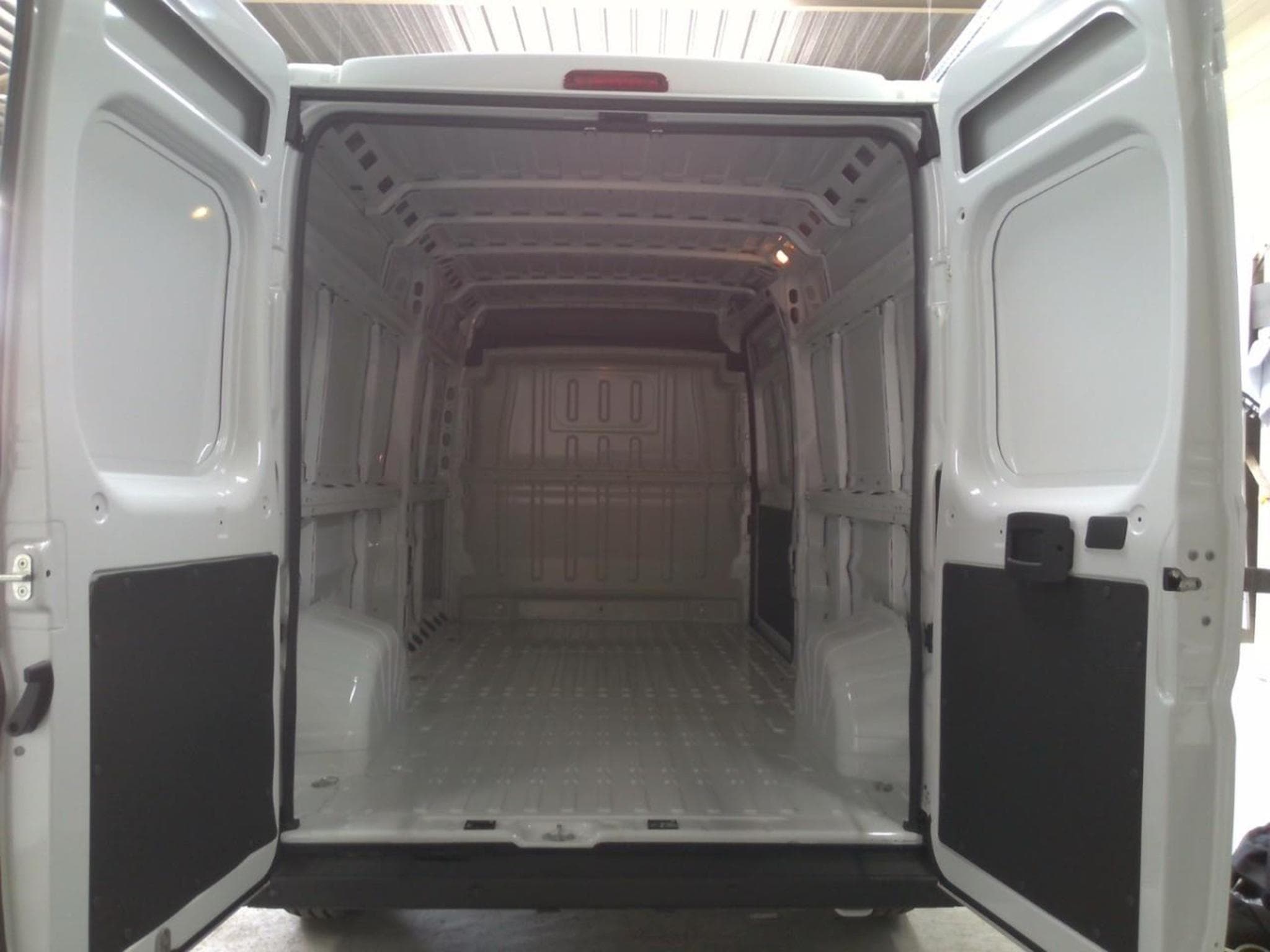 Peugeot Boxer L3H2 75 kWh (2025) - Foto 9