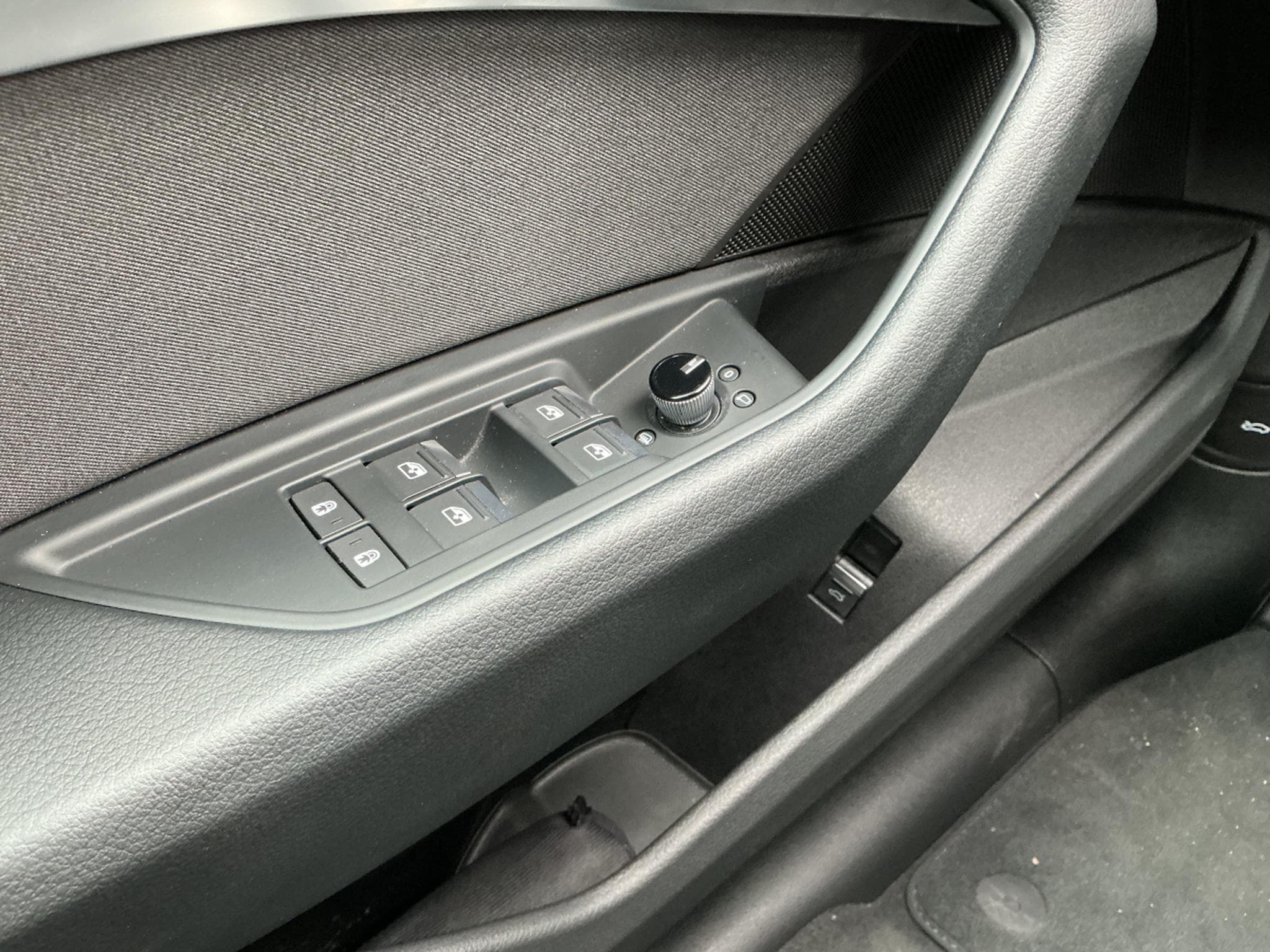 Audi e-tron Advanced (2023) - Photo 14