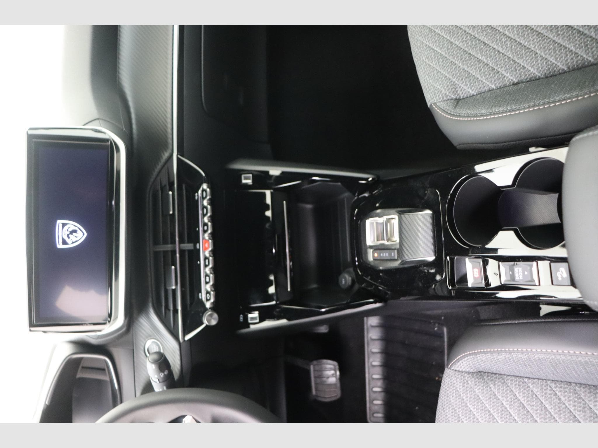 Peugeot 2008 Allure (2025) - Photo 12