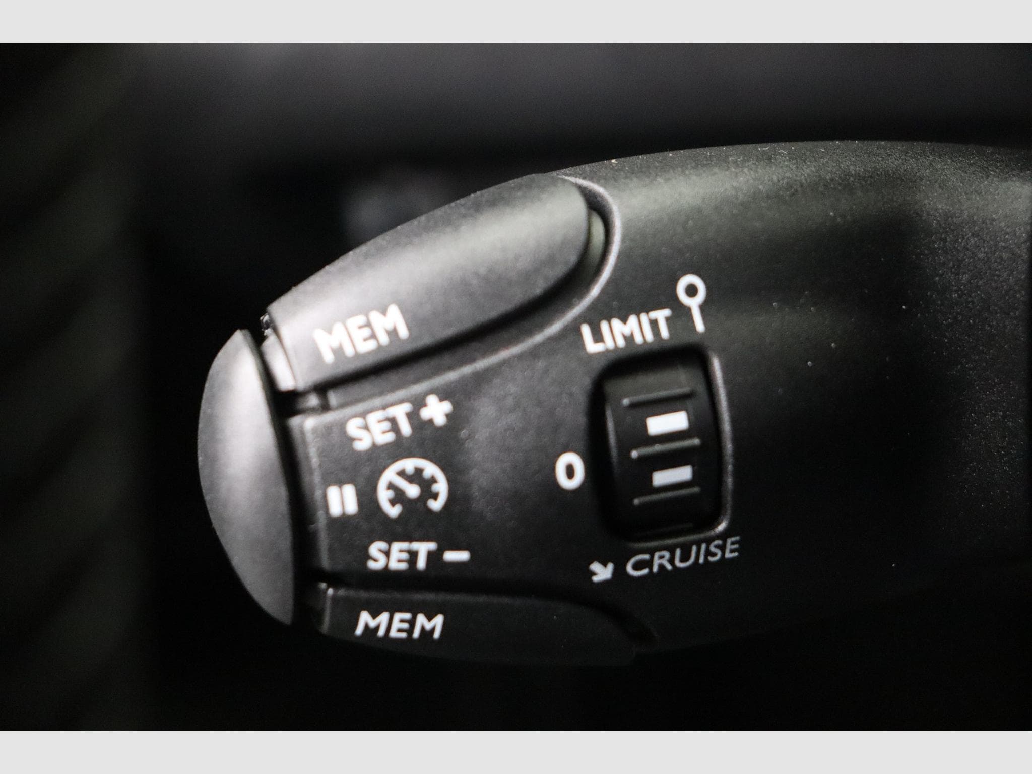 Peugeot 2008 Allure (2025) - Photo 19