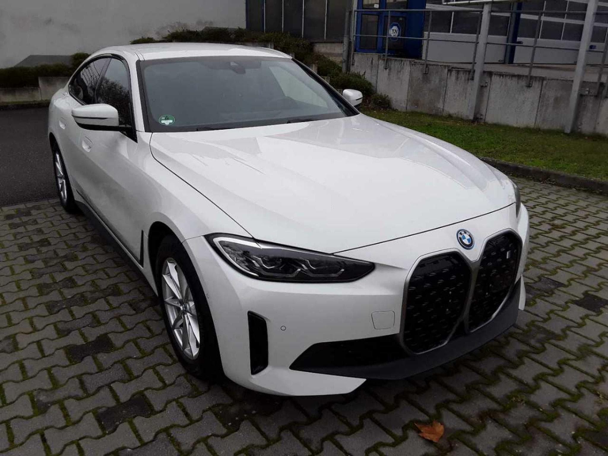 Bmw i4 eDrive40 (2023) - Photo 2