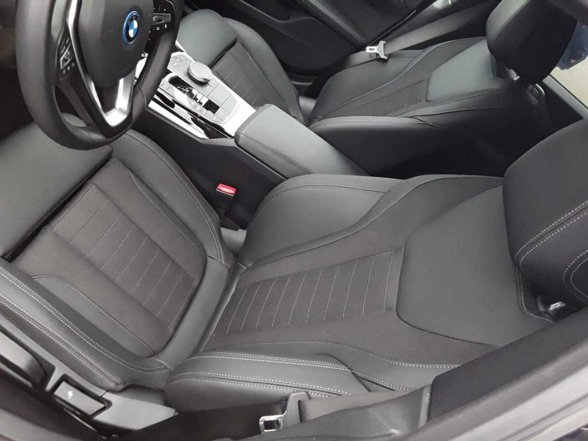 Bmw i4 eDrive40 (2023) - Photo 9