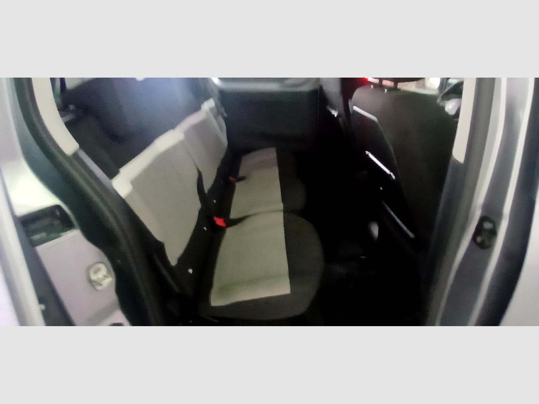 Citroen e-Berlingo Plus 52 kWh (2025) - Foto 10