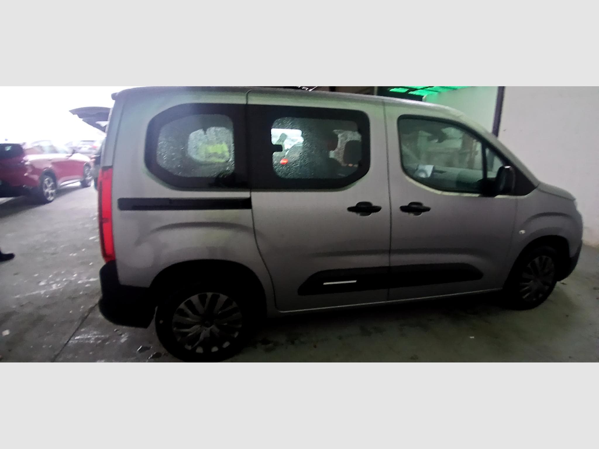 Citroen e-Berlingo Plus 52 kWh (2025) - Foto 4