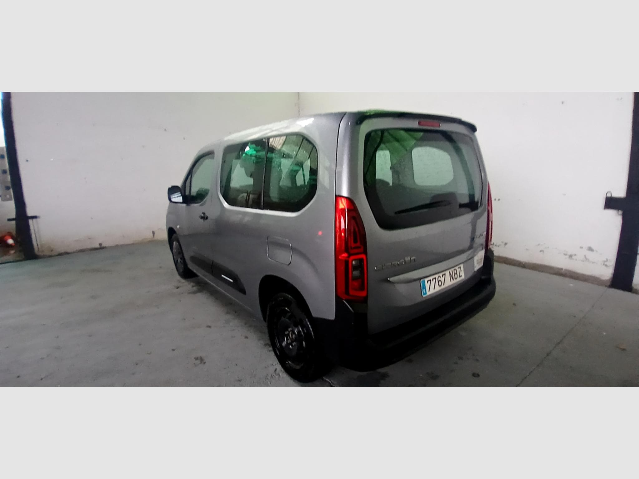 Citroen e-Berlingo Plus 52 kWh (2025) - Foto 6
