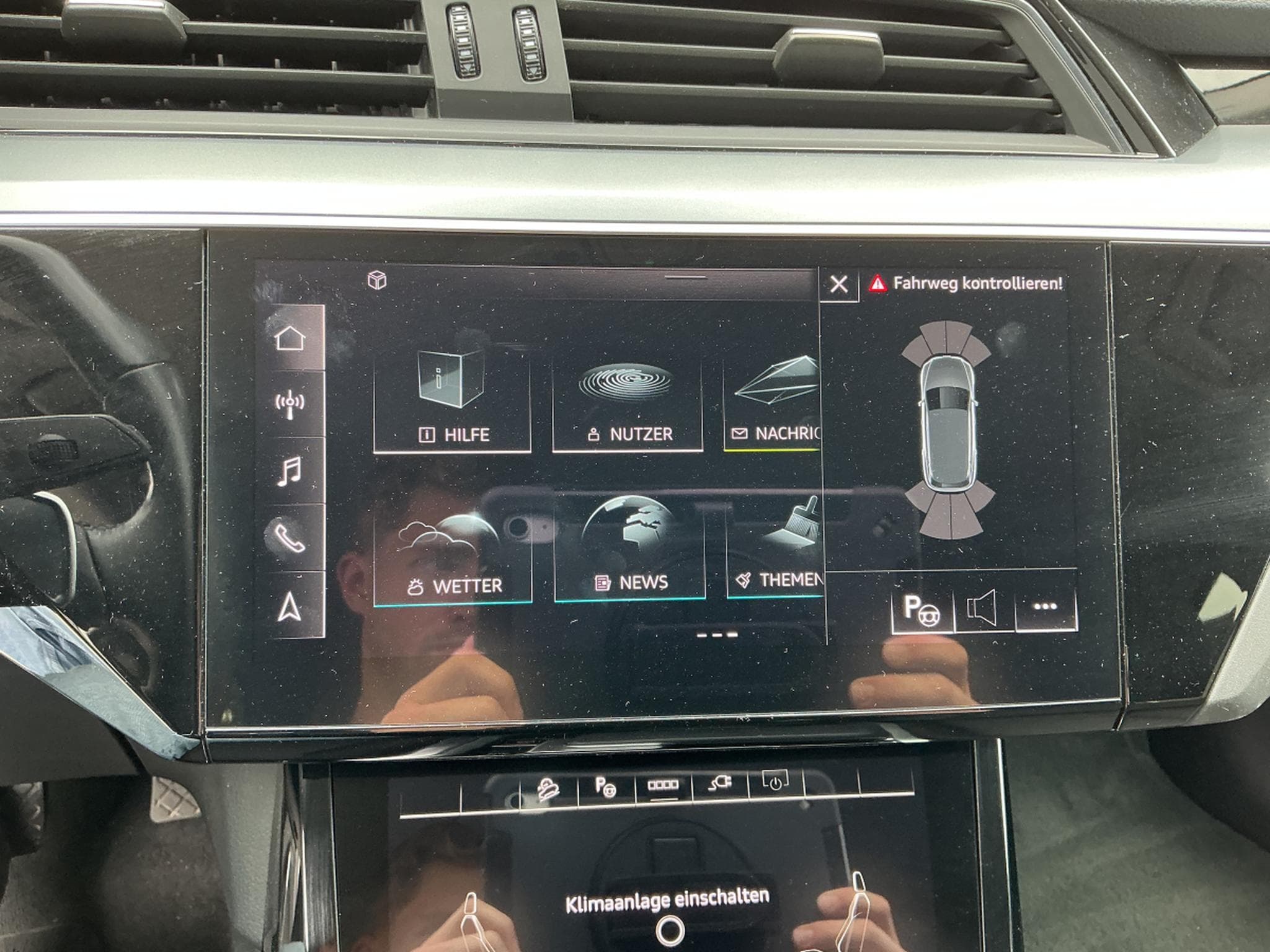 Audi e-tron S line (2022) - Photo 10