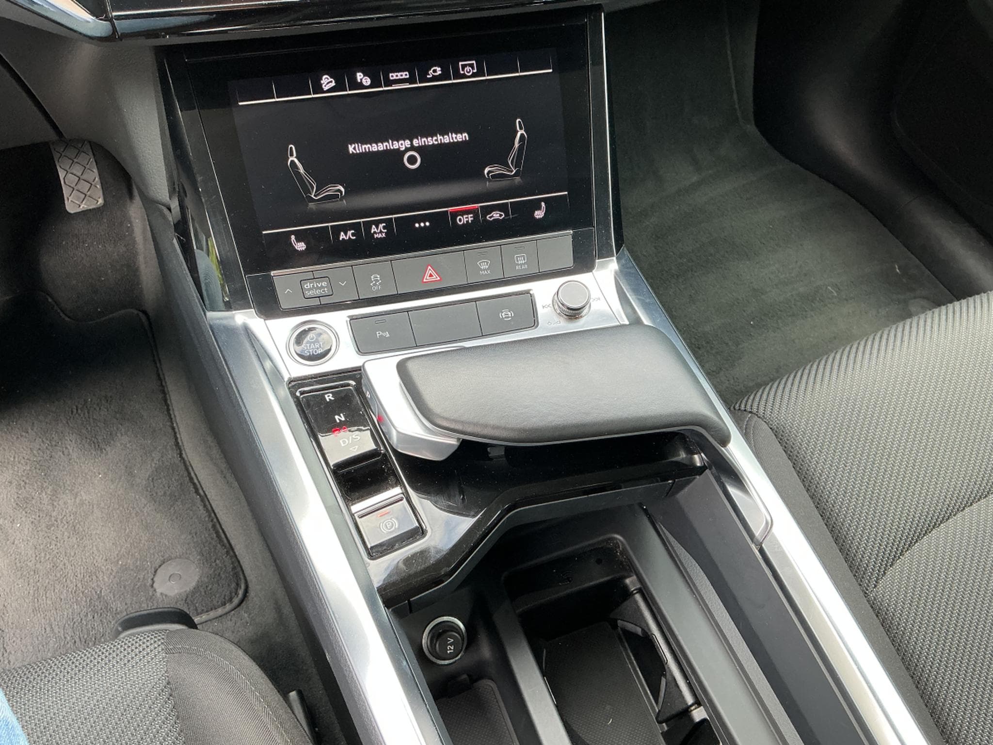 Audi e-tron S line (2022) - Photo 12
