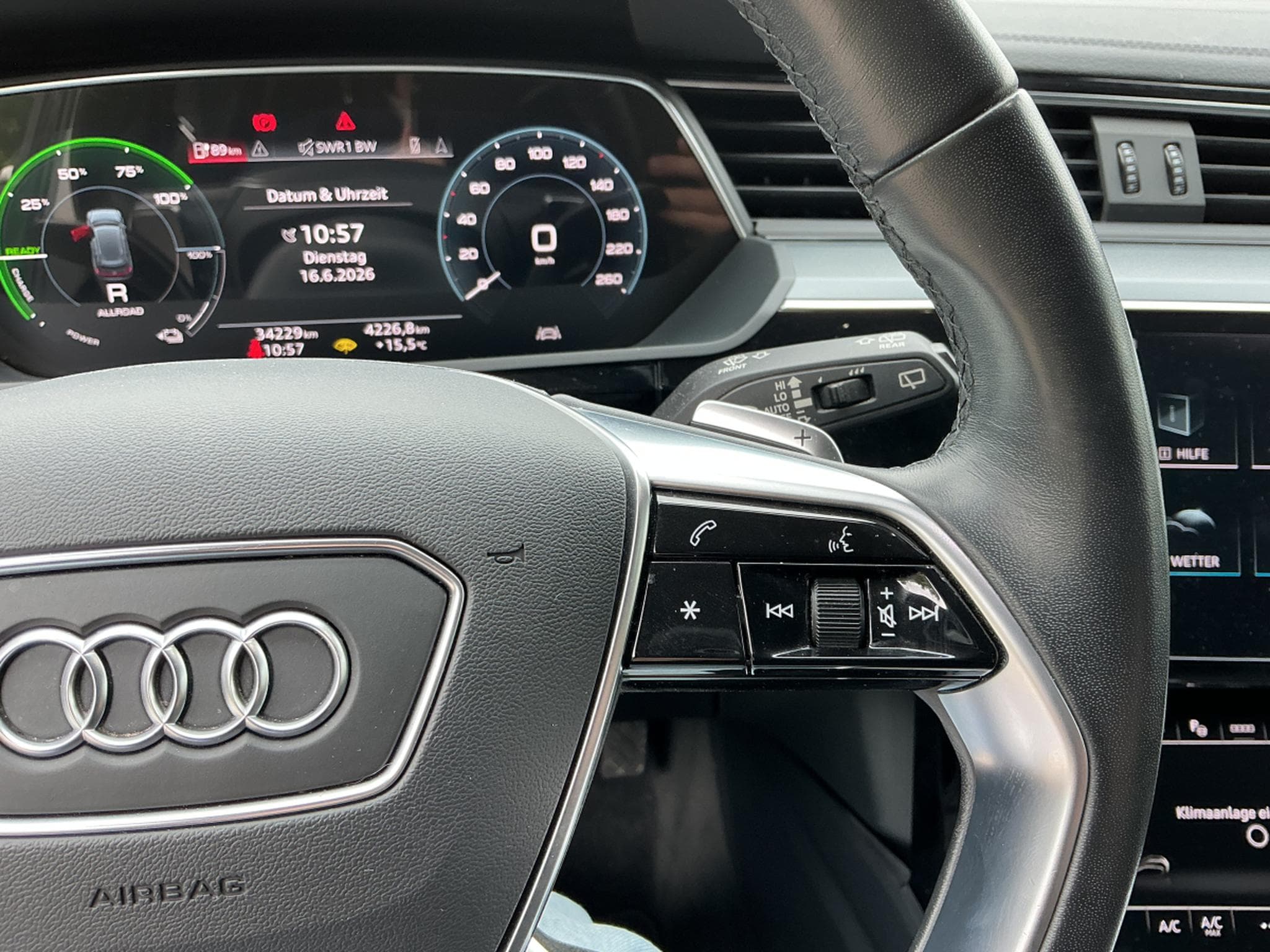 Audi e-tron S line (2022) - Photo 13