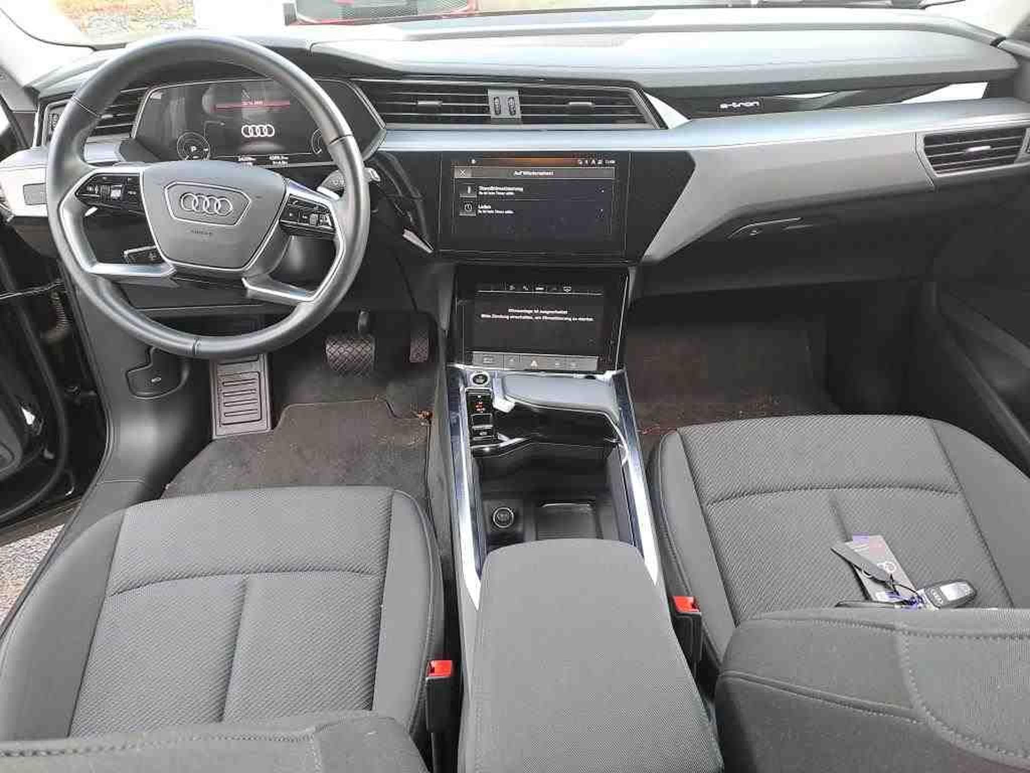 Audi e-tron quattro 50 (2022) - Photo 6