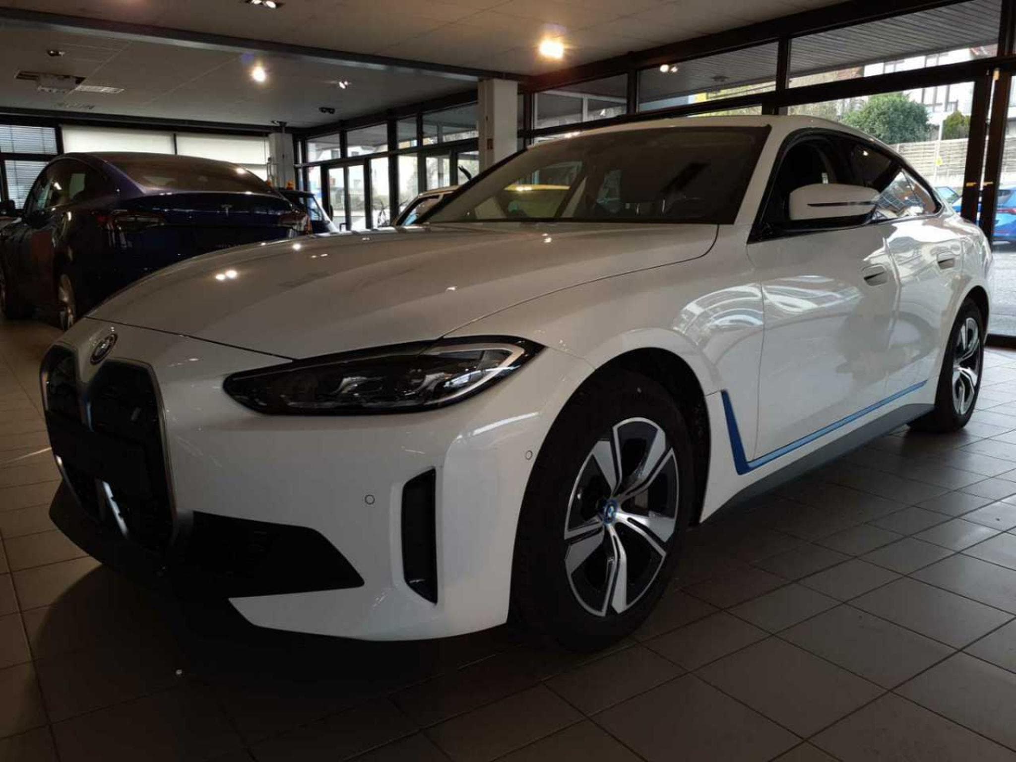 Bmw i4 eDrive40 (2023) - Photo 1