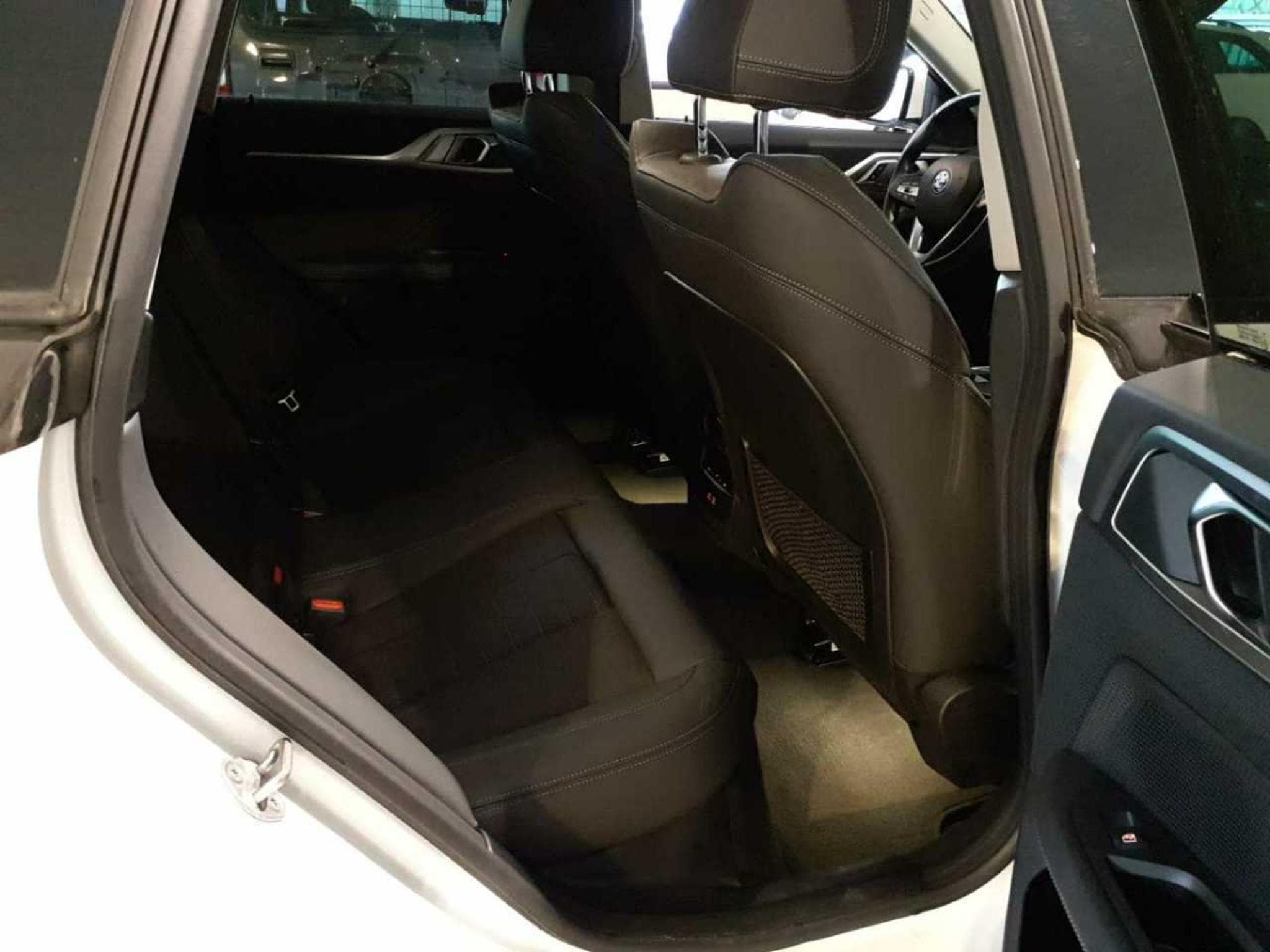 Bmw i4 eDrive40 (2023) - Photo 10