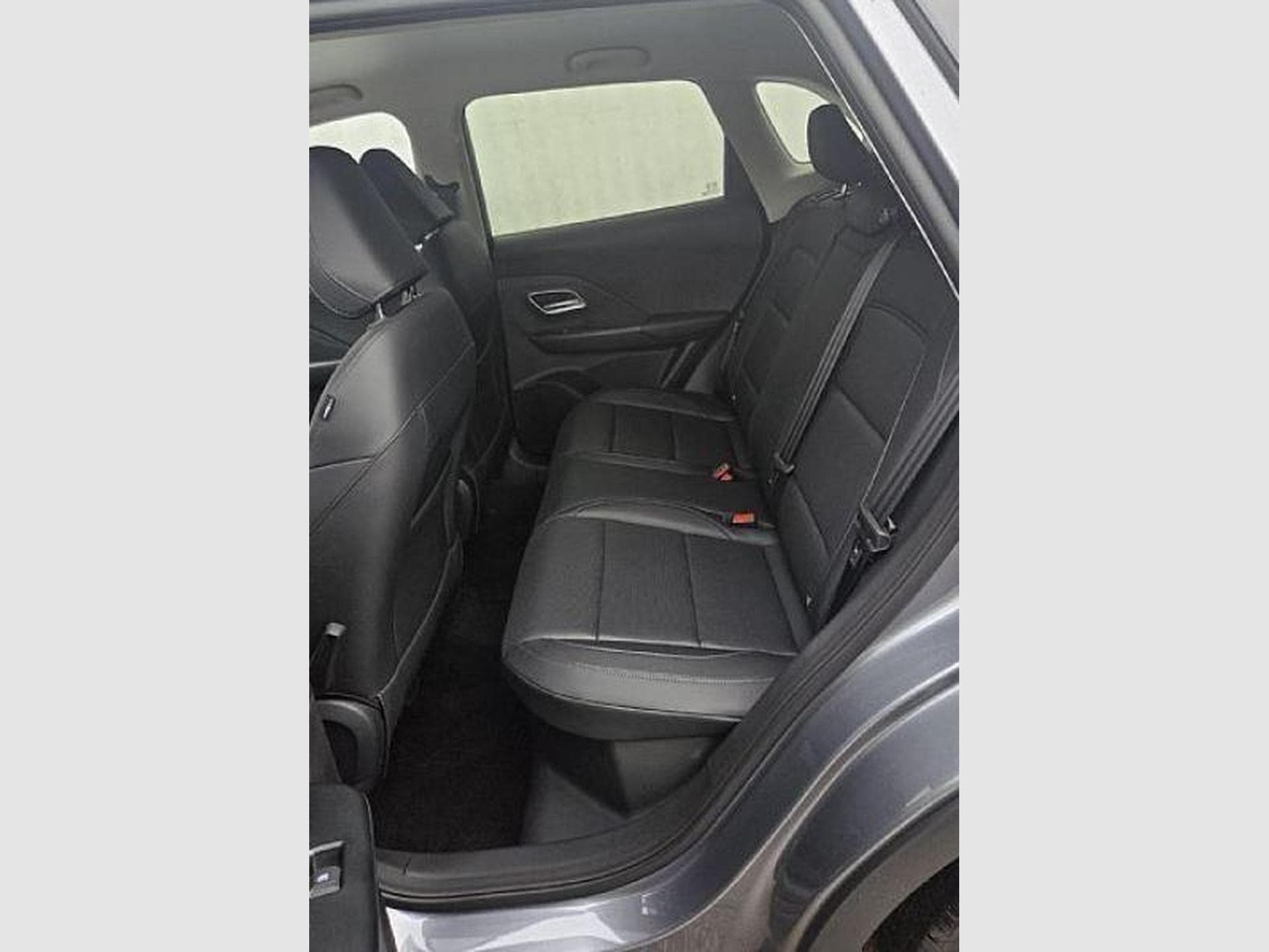 Mg ZS Luxury (2026) - Photo 4