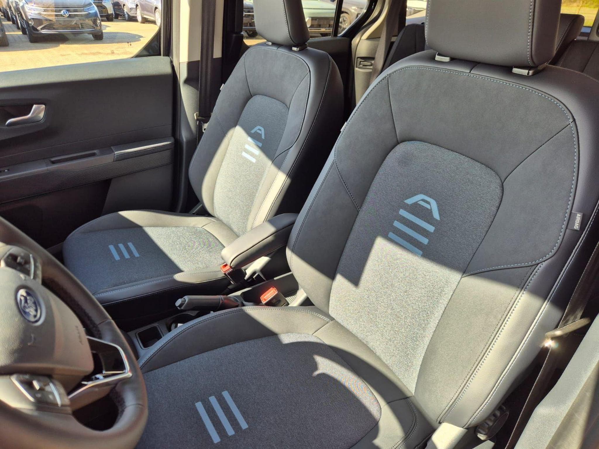 Ford Tourneo Active (2026) - Photo 12
