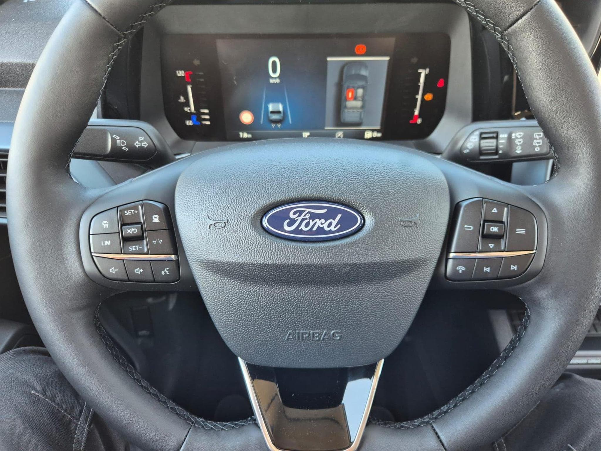 Ford Tourneo Active (2026) - Photo 16