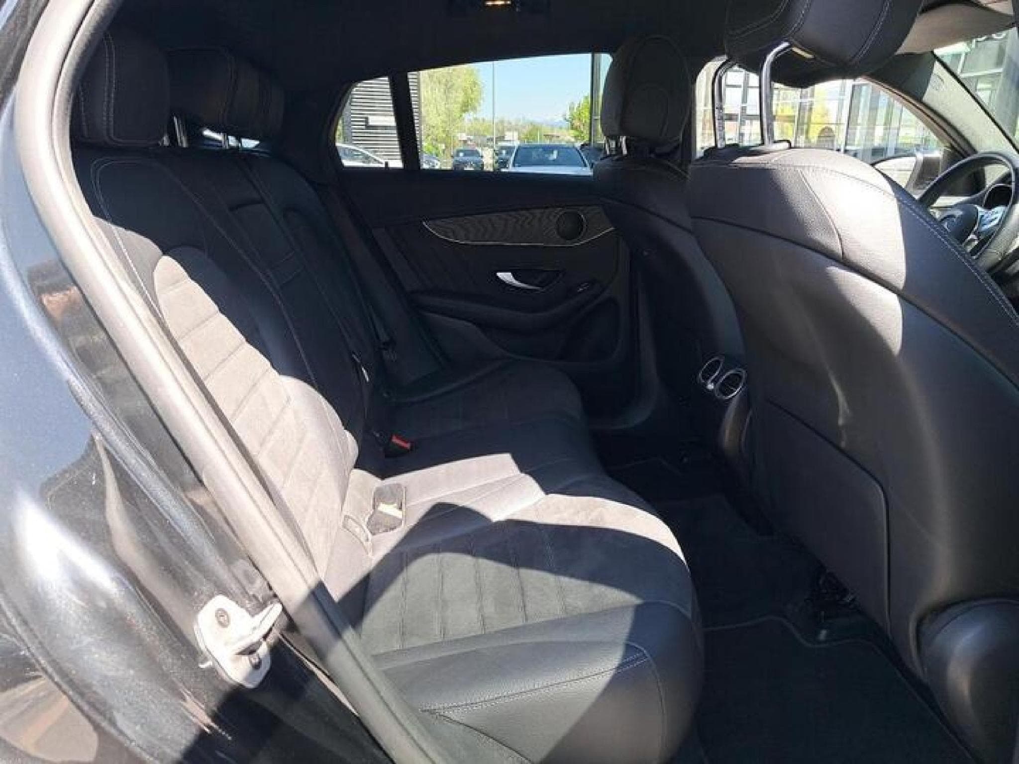 Mercedes GLC 300 AMG-Line (2022) - Photo 15