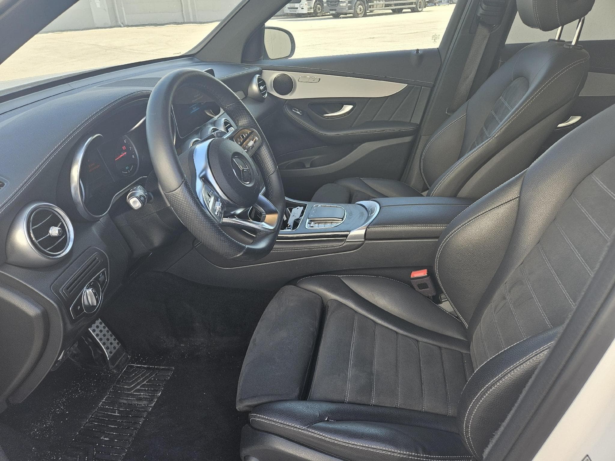 Mercedes GLC AMG Line (2020) - Foto 19
