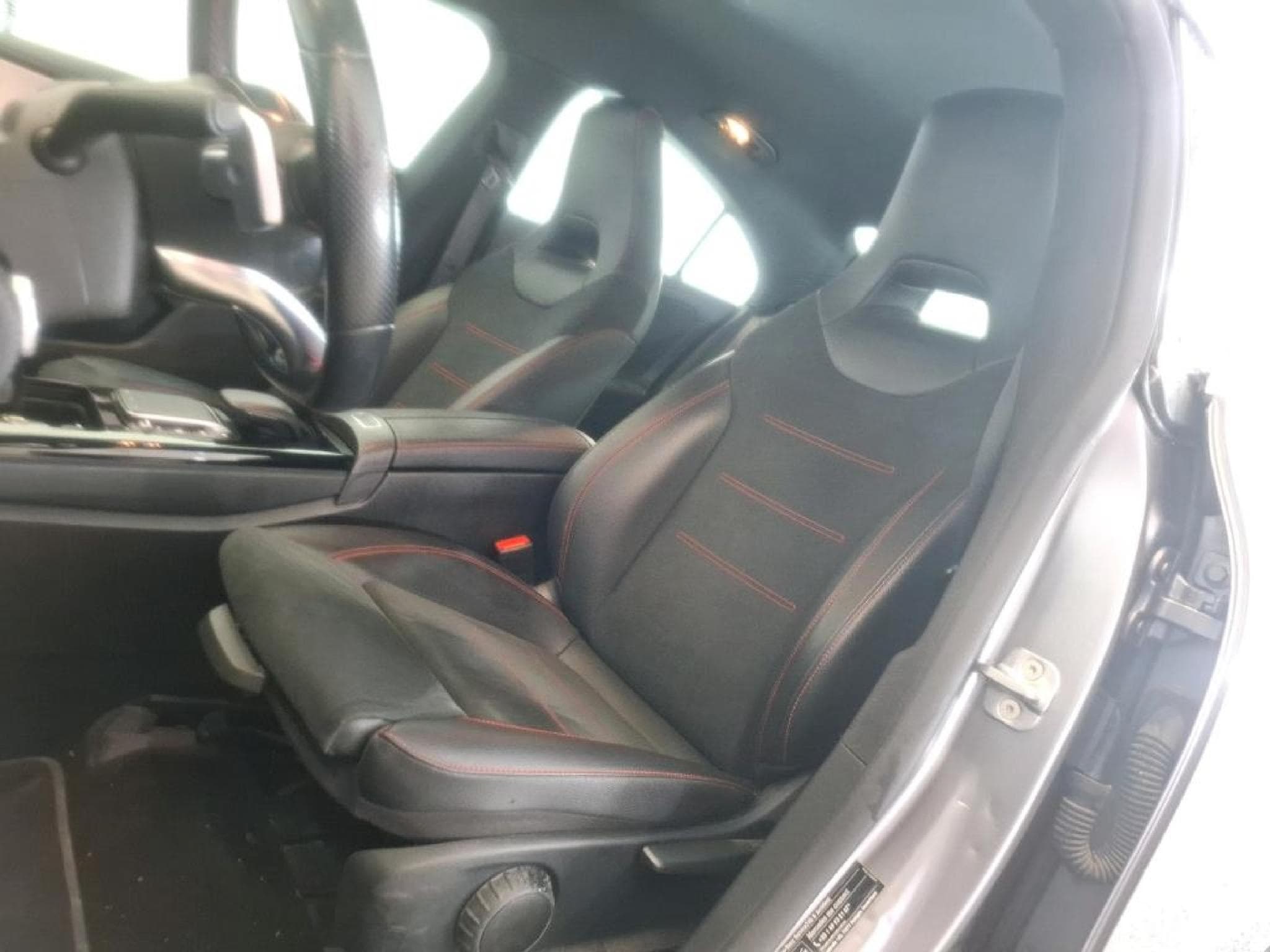 Mercedes CLA 250 AMG-Line (2022) - Photo 10