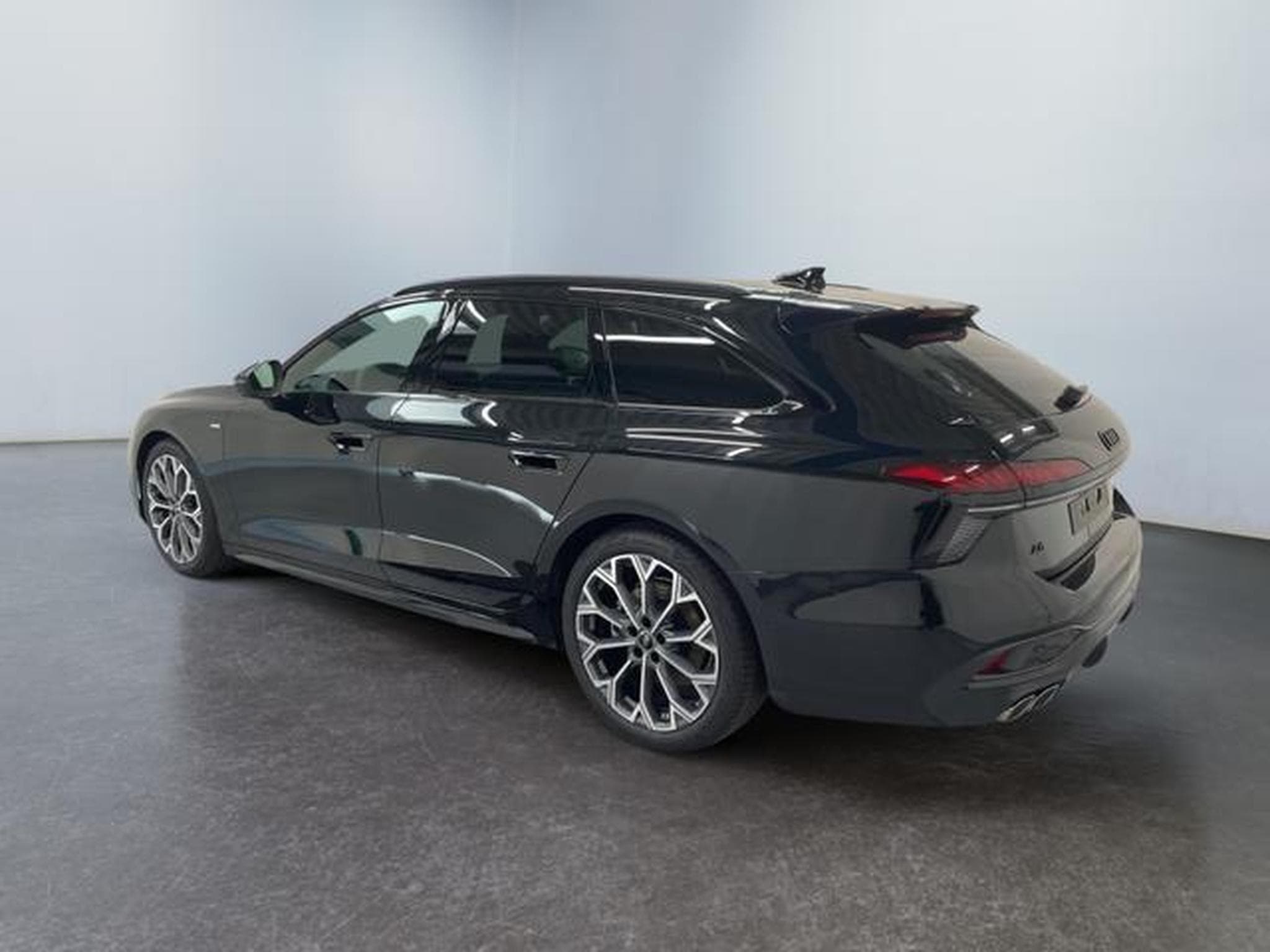 Audi A6 S-Line (2025) - Photo 5