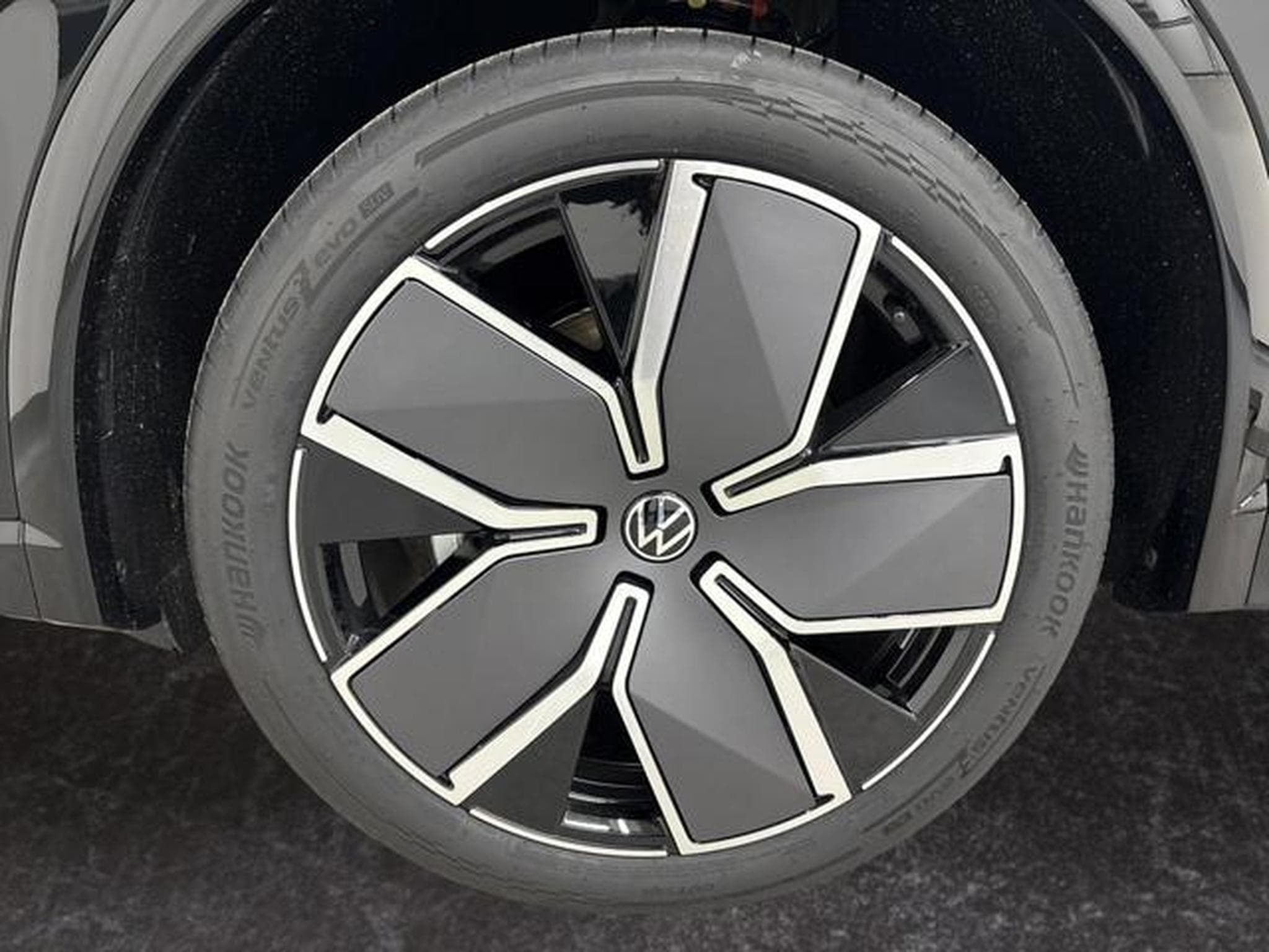 VW Tiguan (2025) - Photo 11